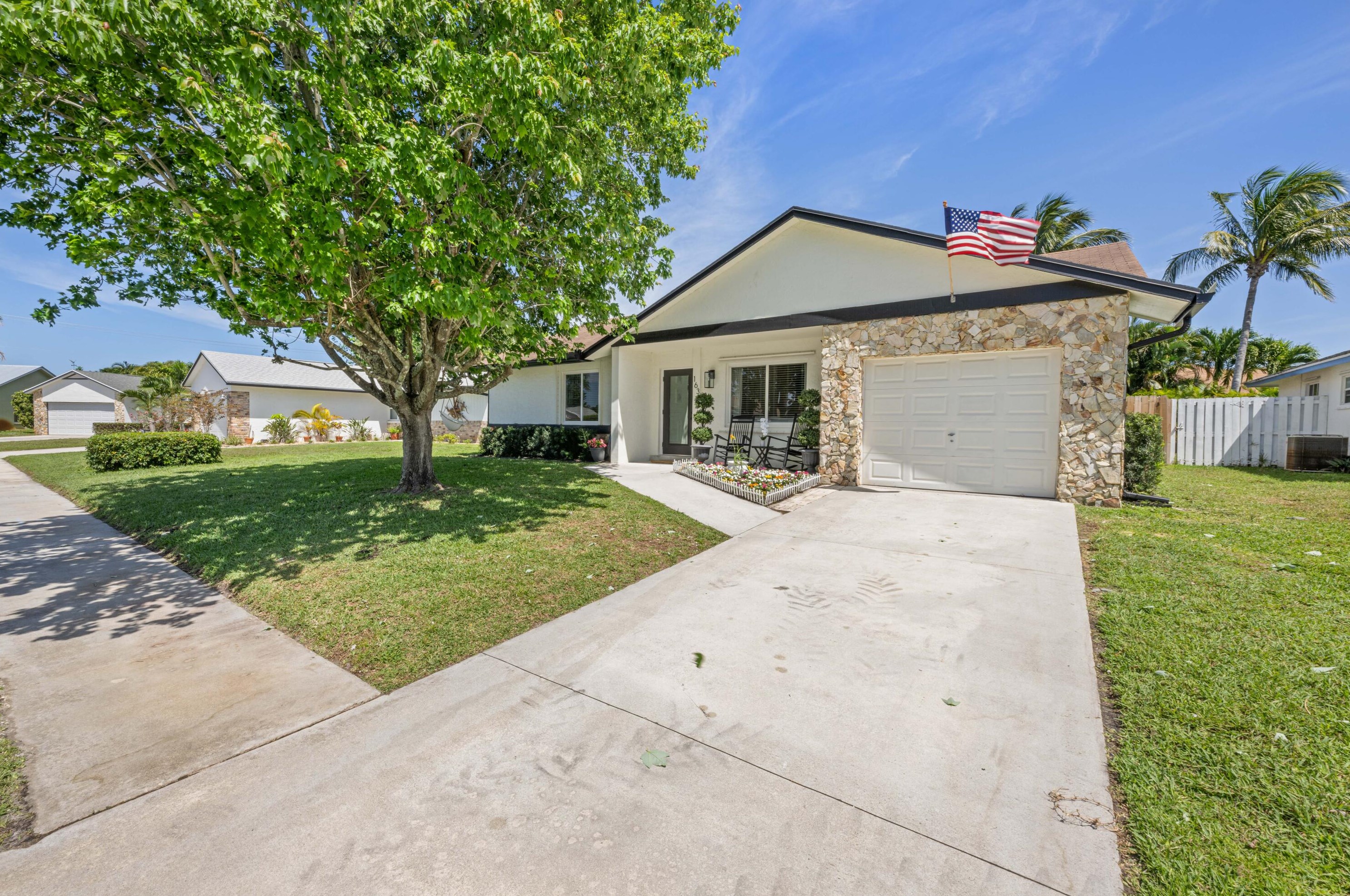 163 Arrowhead Cir, Jupiter, FL 33458