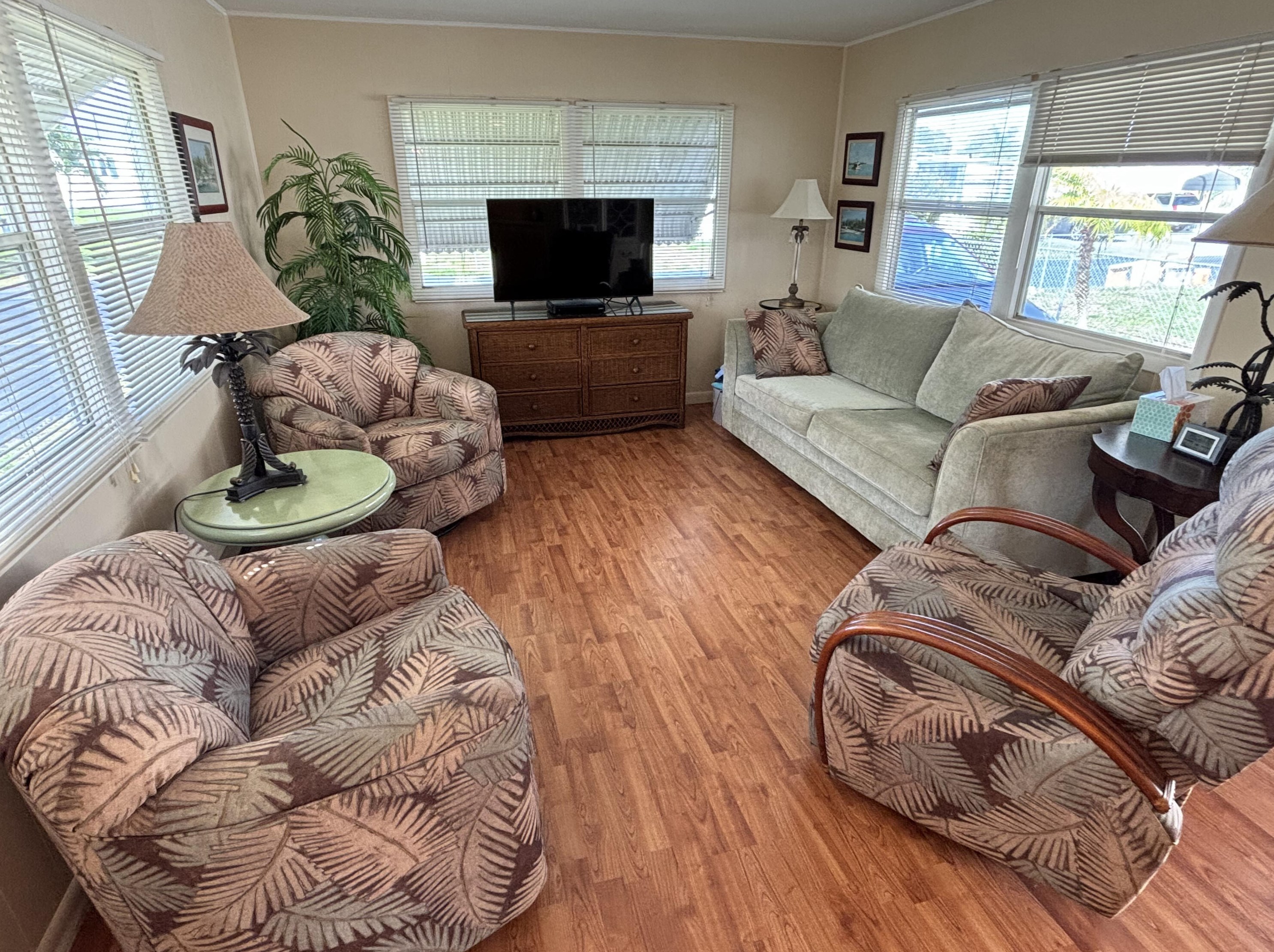 4094 S Shady Ln, Boynton Beach, FL 33436
