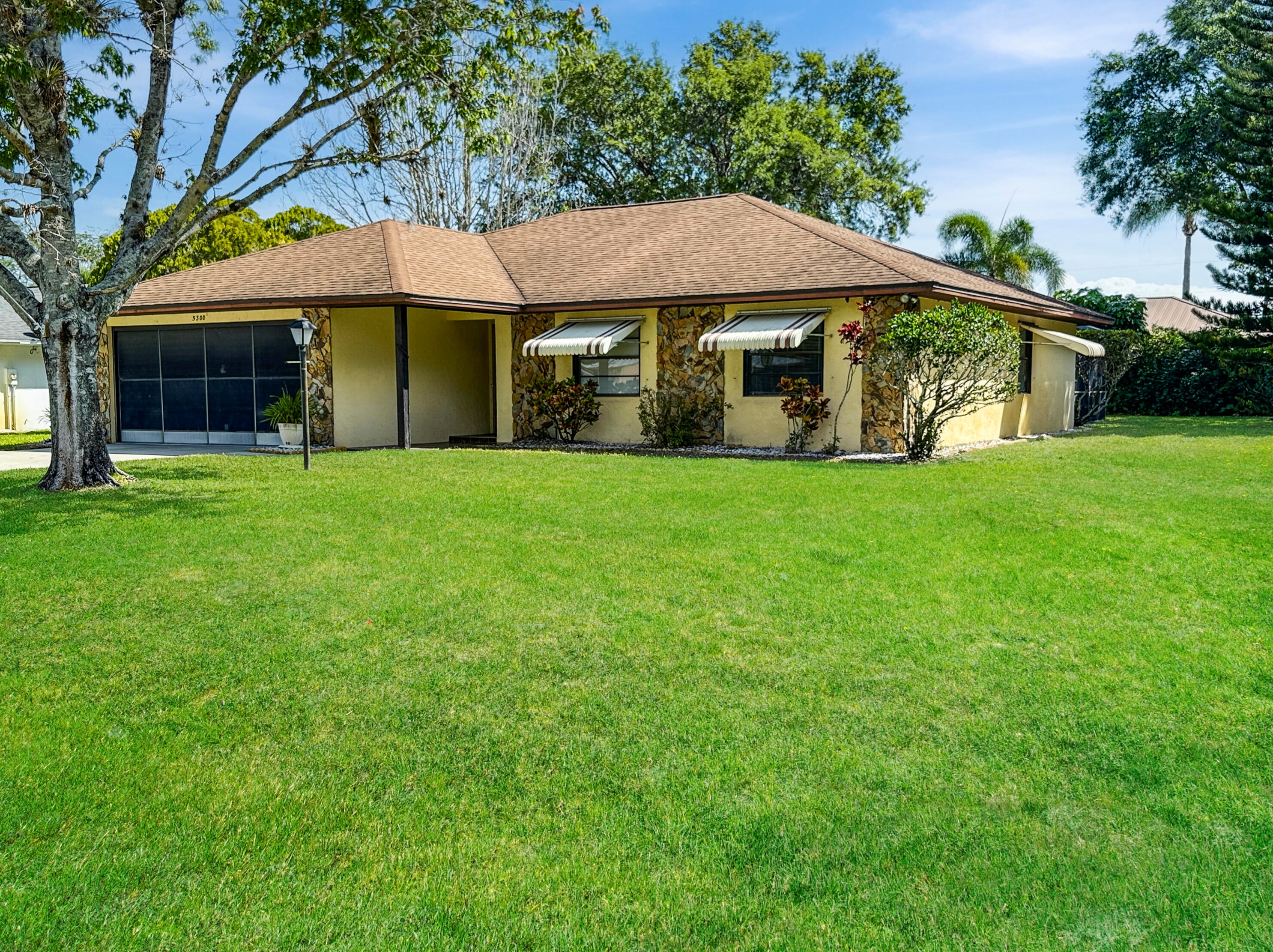 5300 Paleo Pines Cir, Fort Pierce, FL 34951-2381