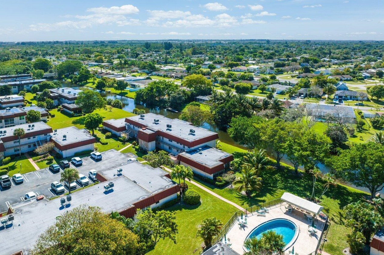 12020 Greenway Dr, West Palm Beach FL  33411-2841 exterior