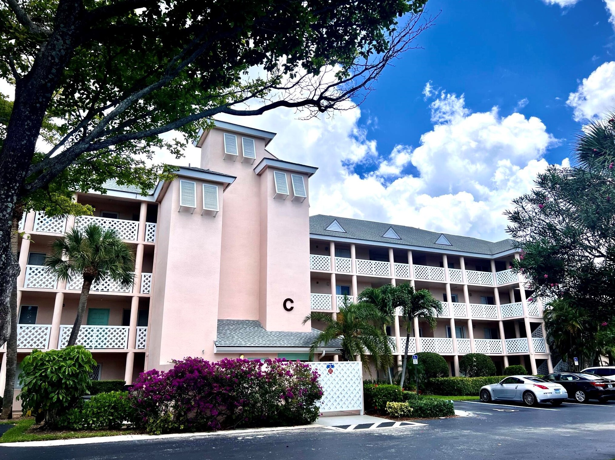 353 Us Highway 1, Jupiter FL 33477-5903 exterior