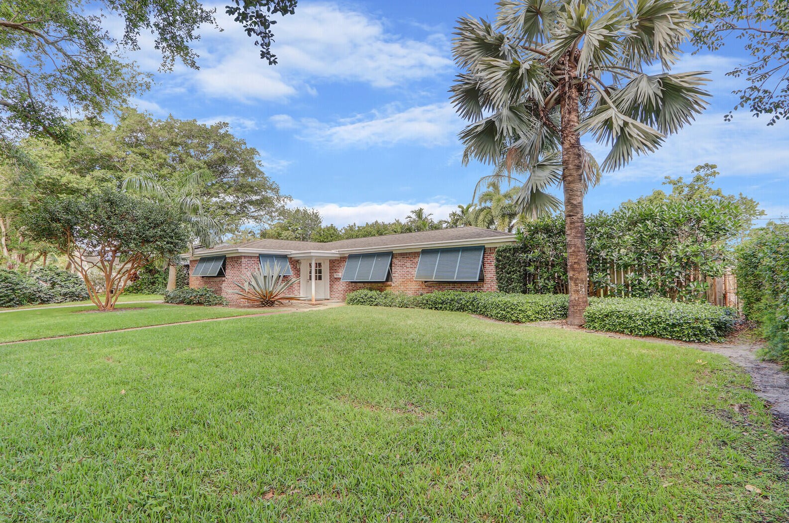 705 Osprey Way, West Palm Beach, FL 33408-4203