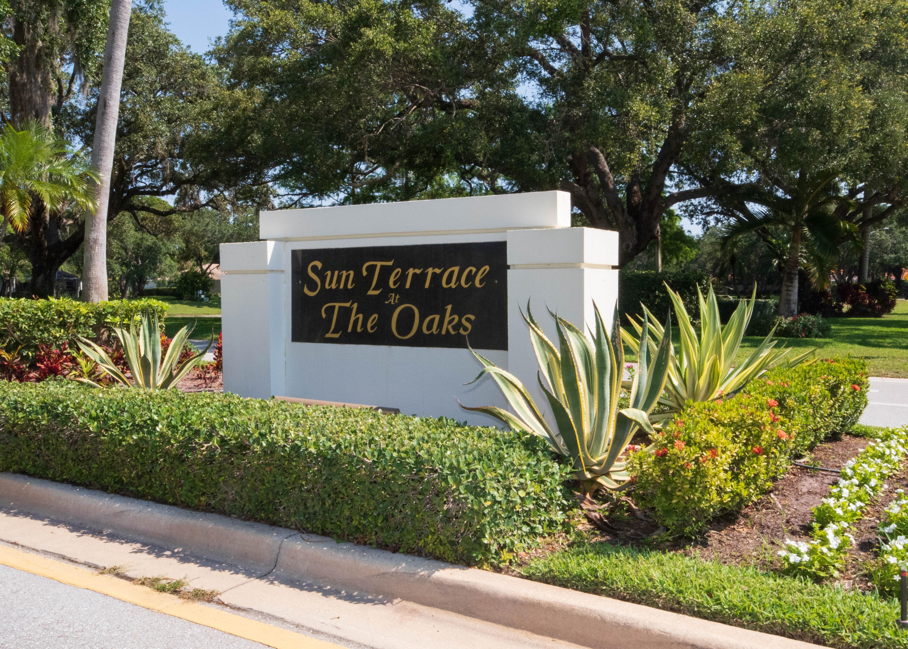 3401 Pin Oak Ct, West Palm Beach, FL 33410-4495