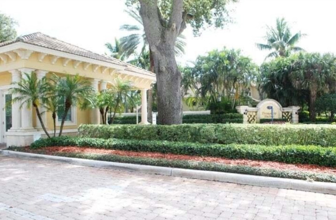 744 Cable Bch Ln, West Palm Beach FL  33410-3411 exterior