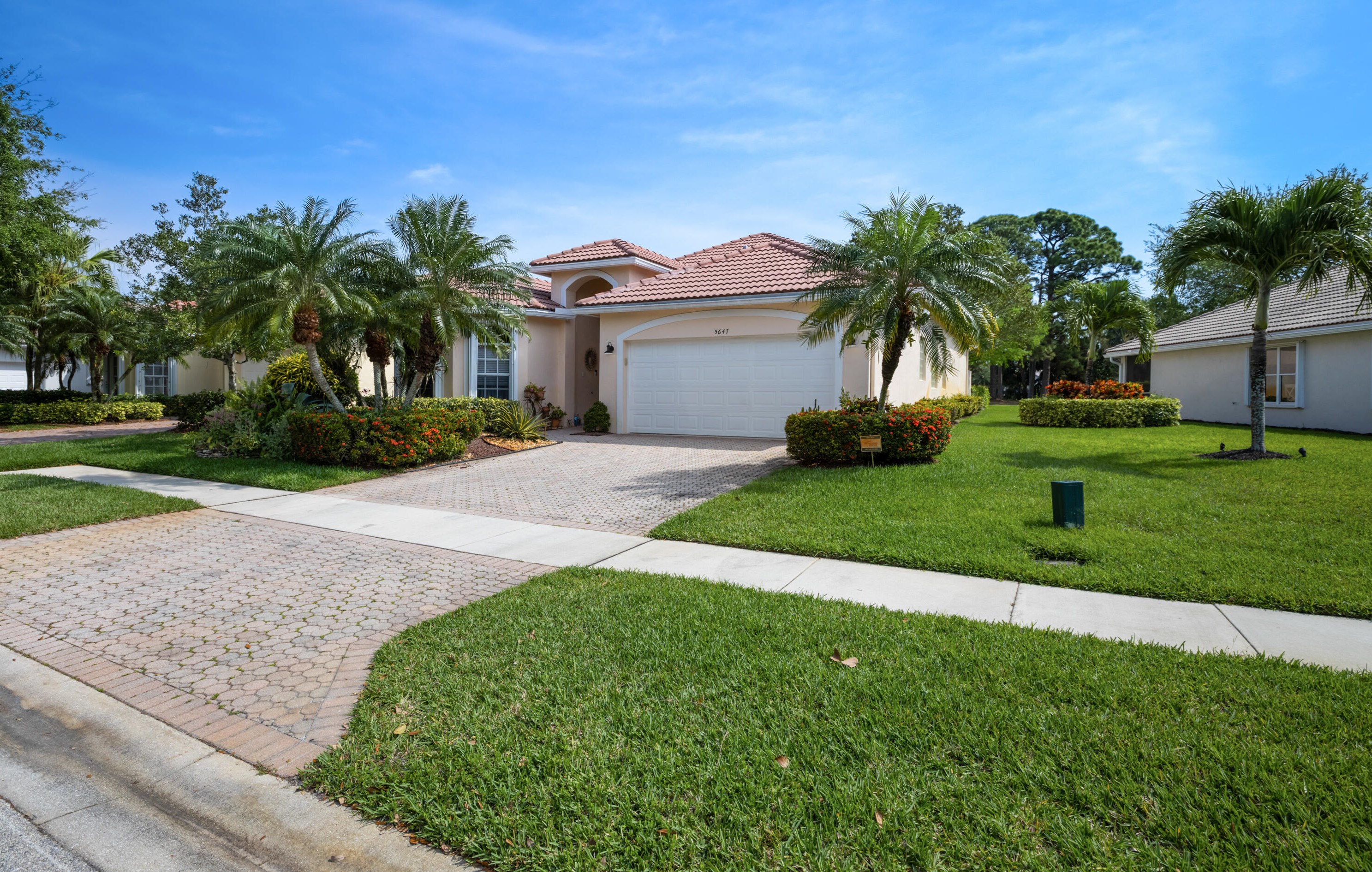 5647 Fountains Dr, Lake Worth, FL 33467