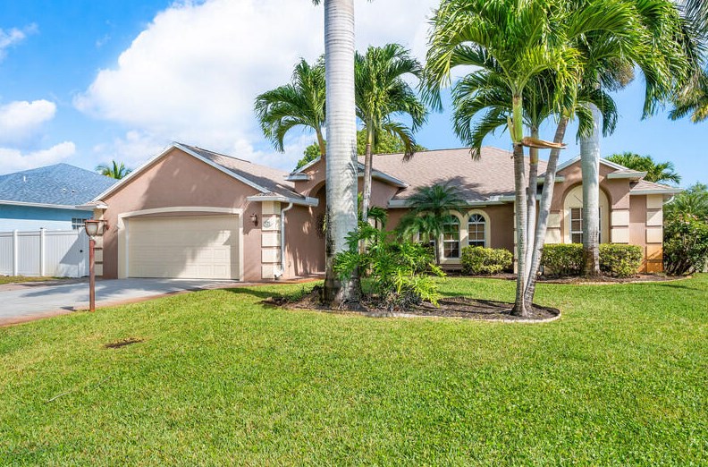 525 Vanda Terrado, Jensen Beach, FL 34957