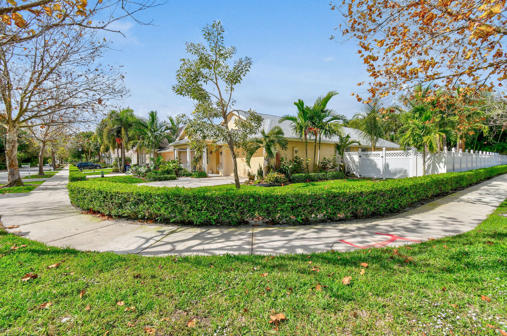 350 Clocktower Dr, Jupiter, FL 33458-3503