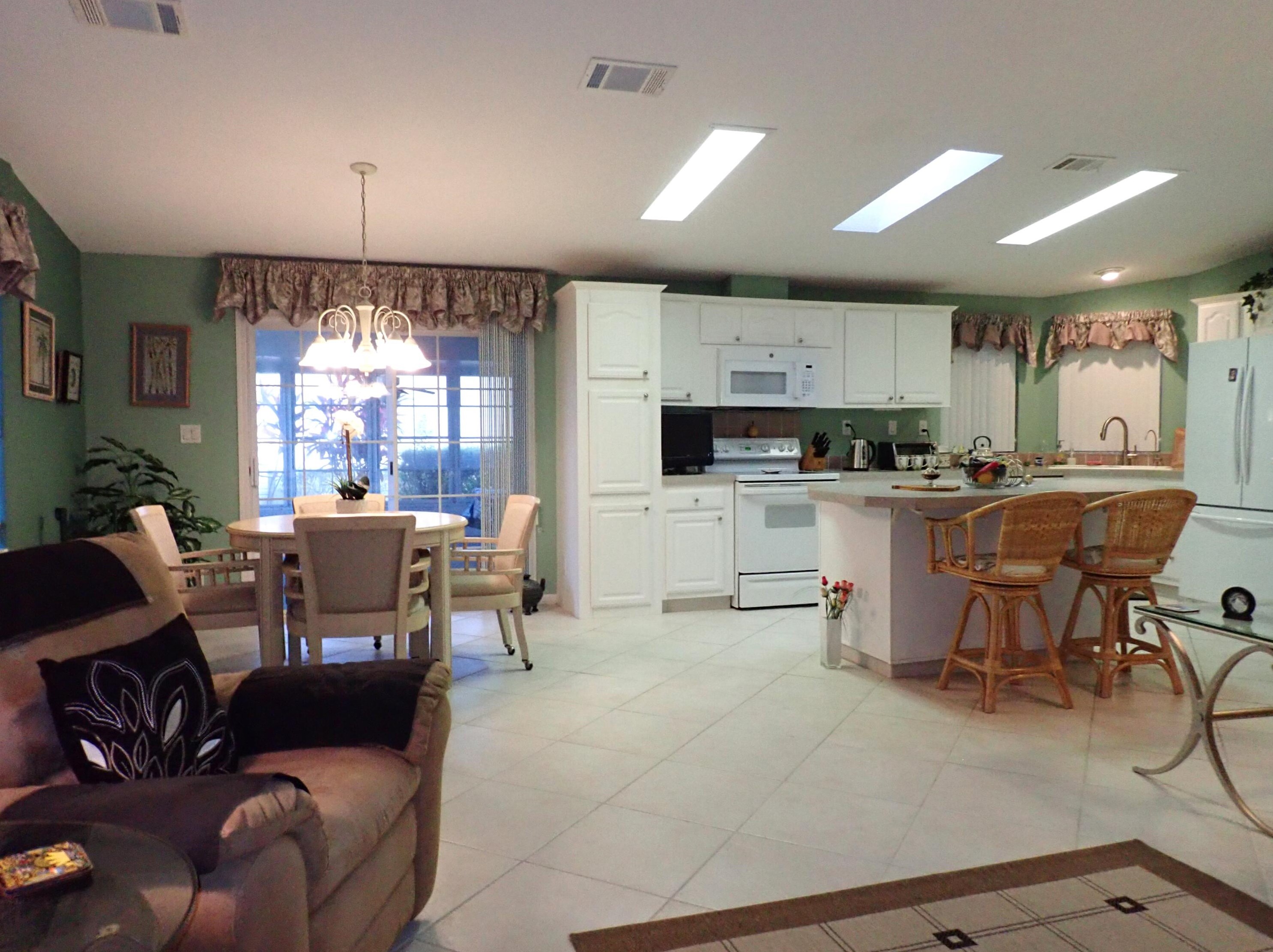 8110 9th Hole Dr, Fort Pierce, FL 34952-3173