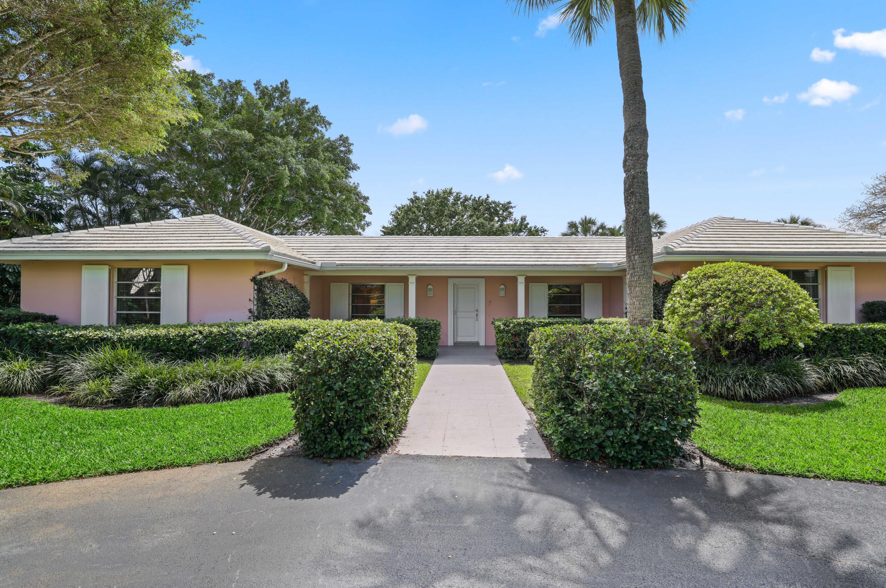 7 Par Club Cir, Boynton Beach, FL 33436-5604