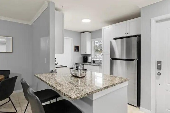 1473 Ocean Ln, Fort Pierce FL  34983-3829 exterior