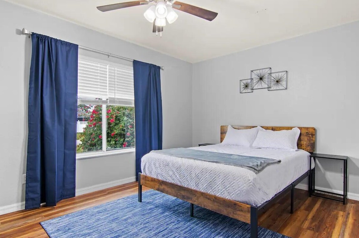 1473 Ocean Ln, Fort Pierce FL  34983-3829 exterior