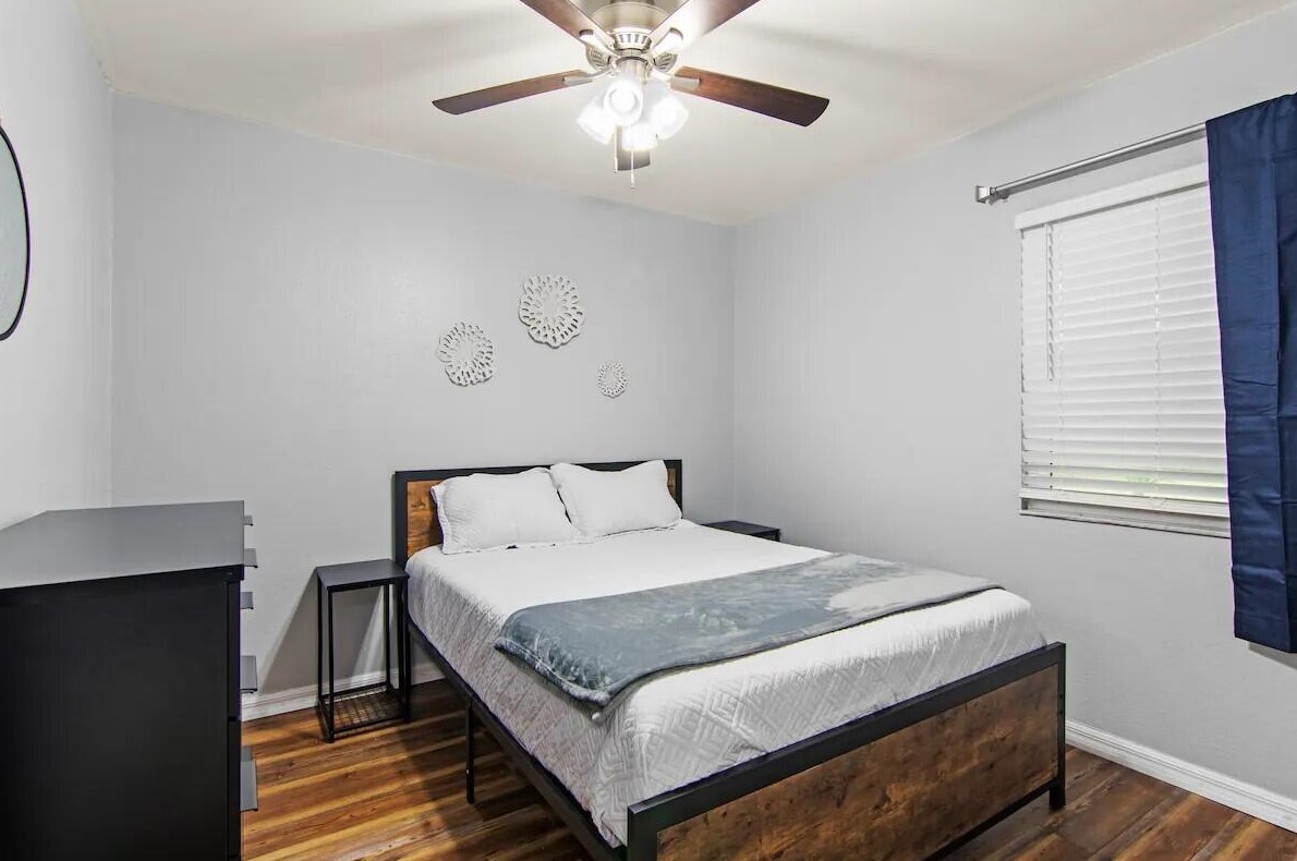 1473 Ocean Ln, Fort Pierce FL  34983-3829 exterior