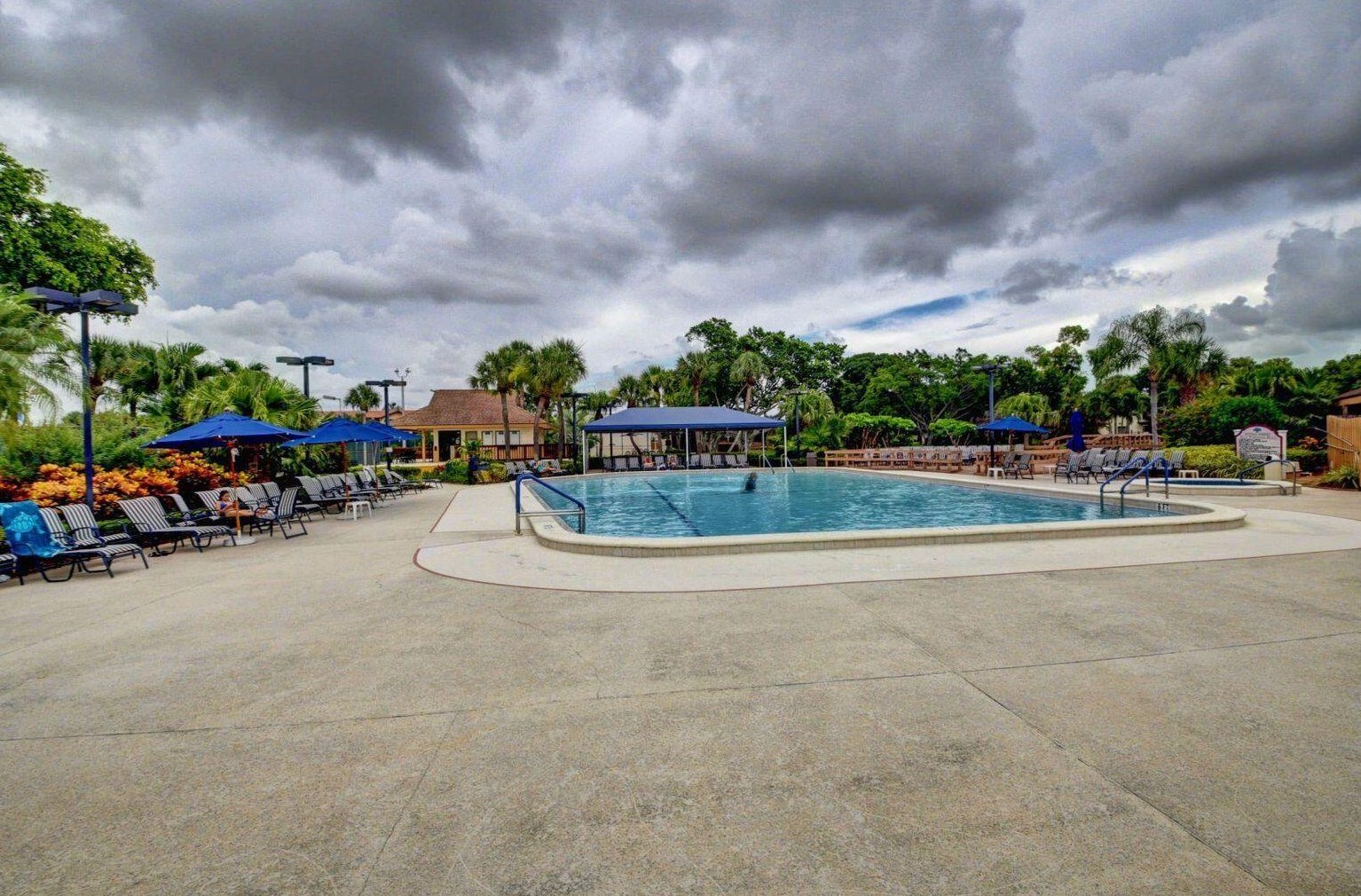 10188 Mangrove Dr, Boynton Beach FL 33437-1325 exterior