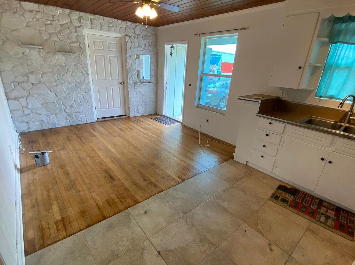 9192 Sunrise Dr, West Palm Beach, FL 33403