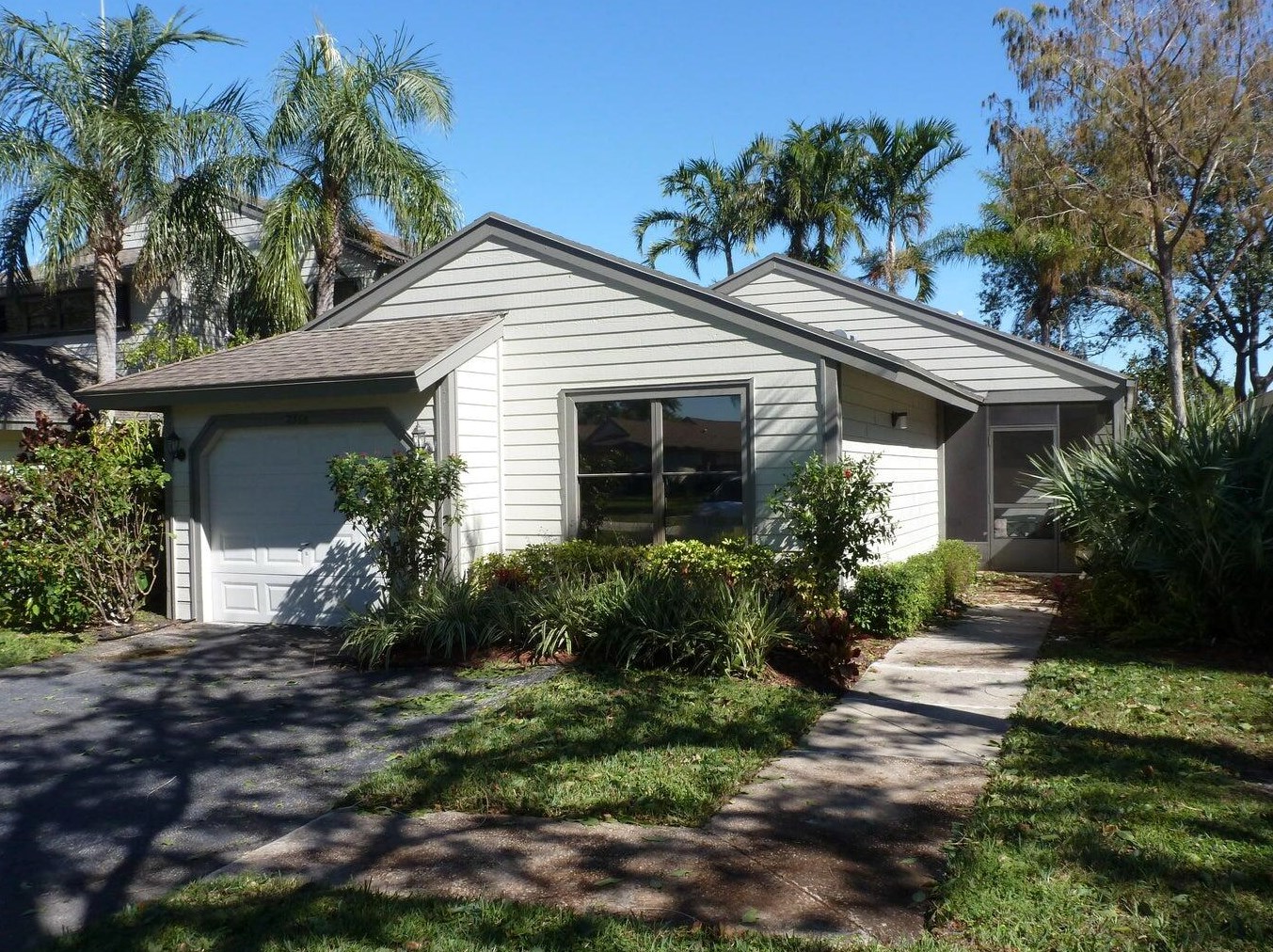 2566 Bedford Mews Dr, West Palm Beach, FL 33414-7743