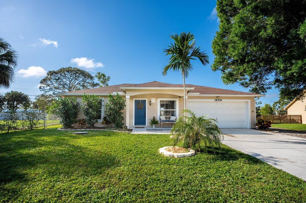 1959 Dranson Cir, Fort Pierce, FL 34952-6629