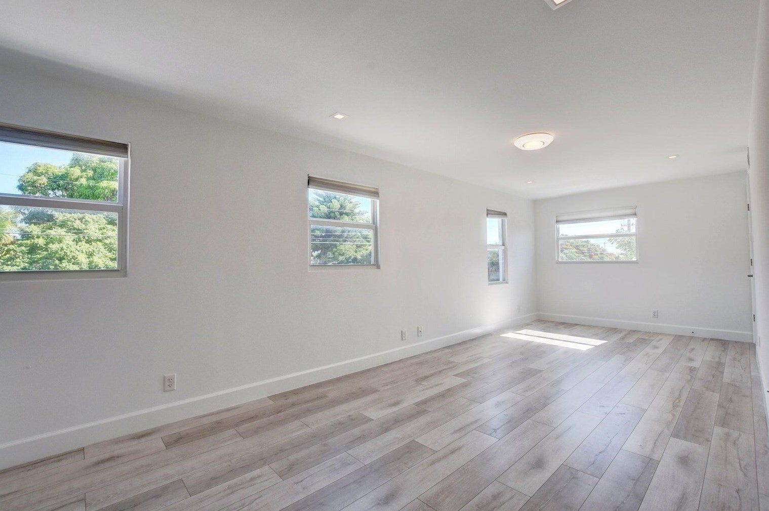 102 S K St, Lake Worth, FL 33460