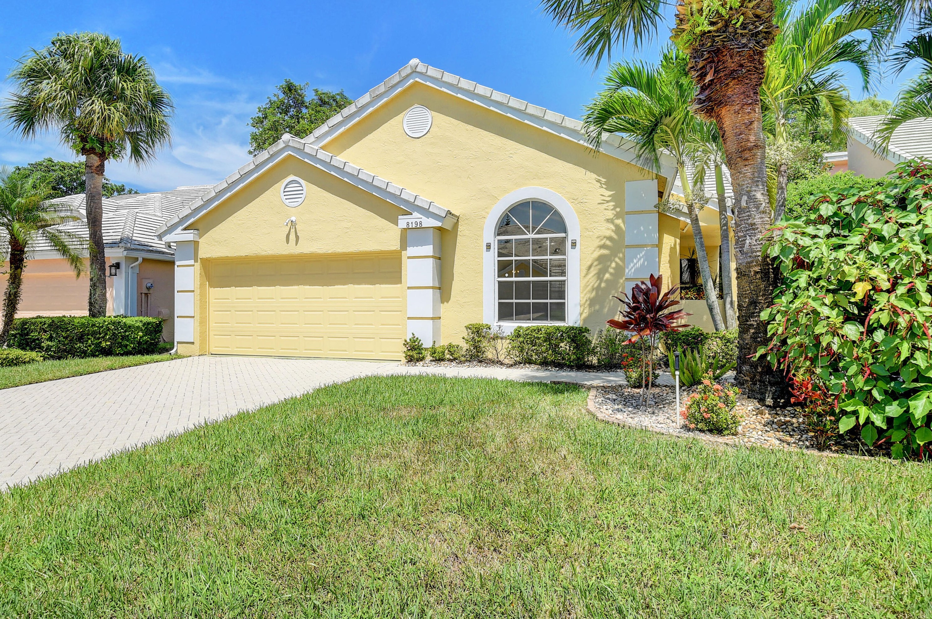 8198 Horseshoe Bay Rd, Boynton Beach, FL 33472