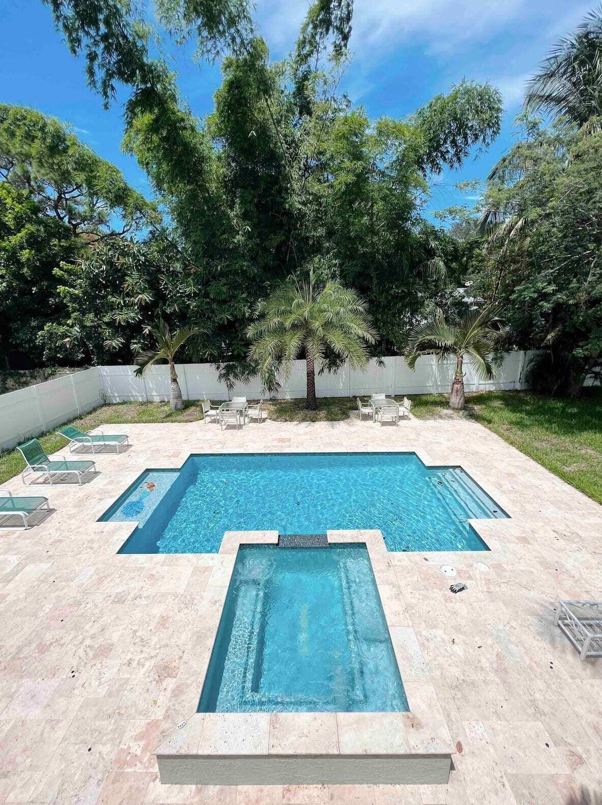10869 Linden St, Jupiter, FL 33469-1629