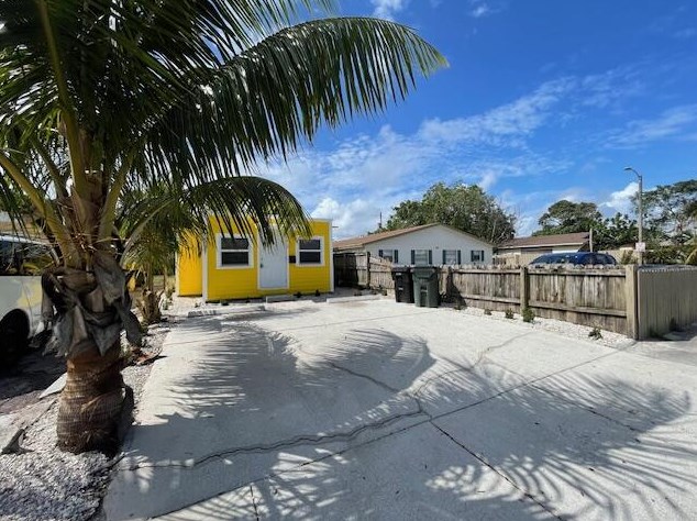 413 N E St, Lake Worth, FL 33460