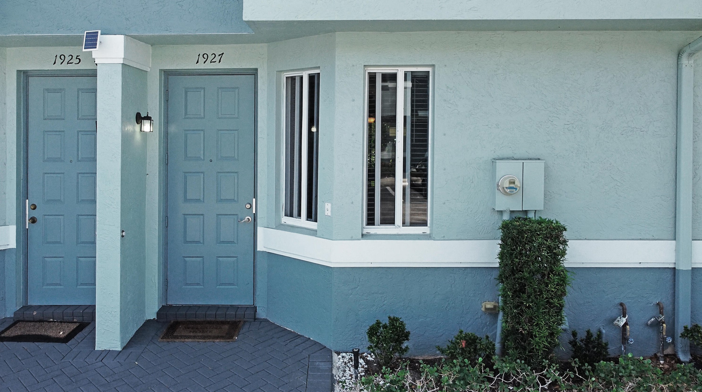 1927 Hibiscus Ln, West Palm Beach, FL 33404-1872