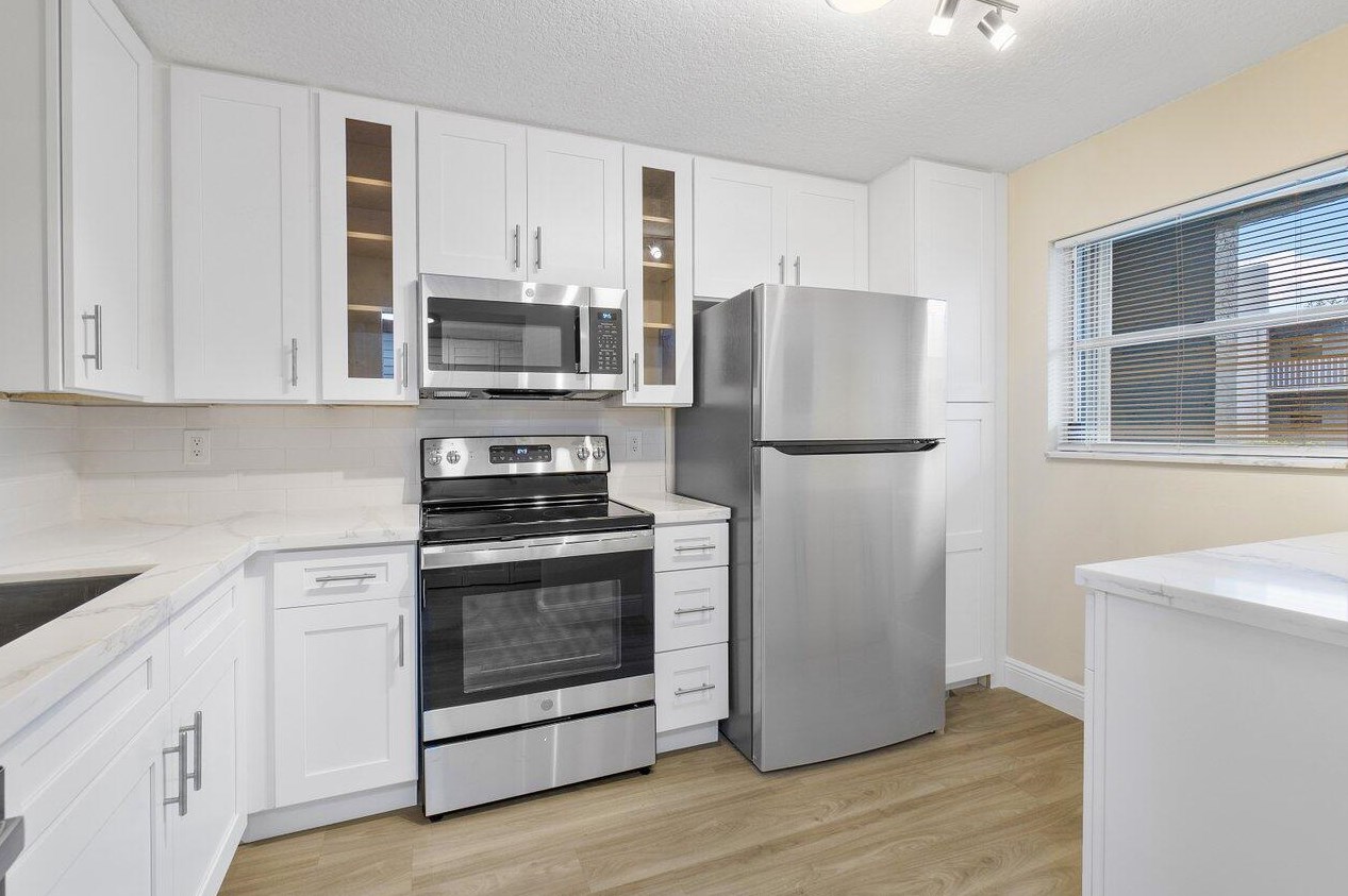 2900 22nd Ave, Delray Beach, FL 33445-7873