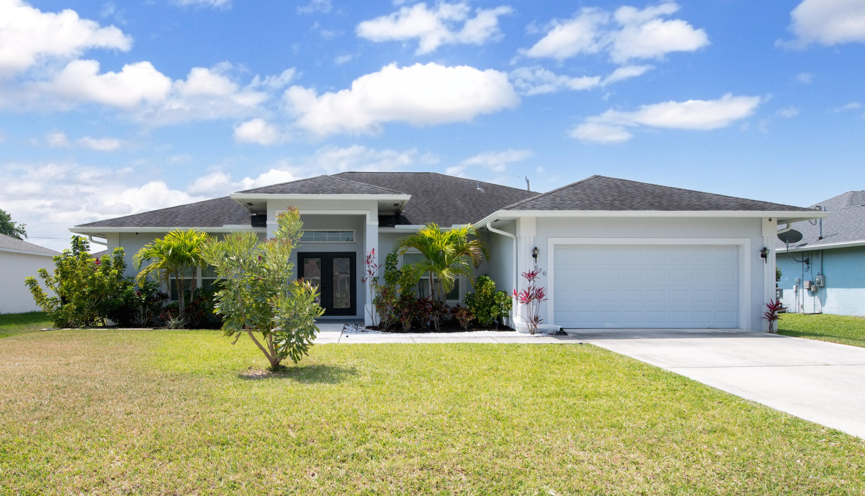 670 Gailbreath Ave, Fort Pierce FL 34953-7605 exterior