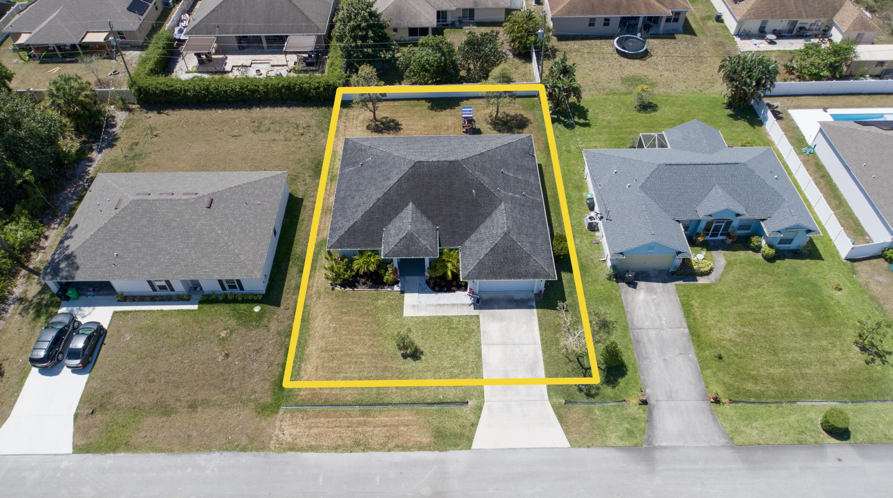 670 Gailbreath Ave, Fort Pierce FL 34953-7605 exterior