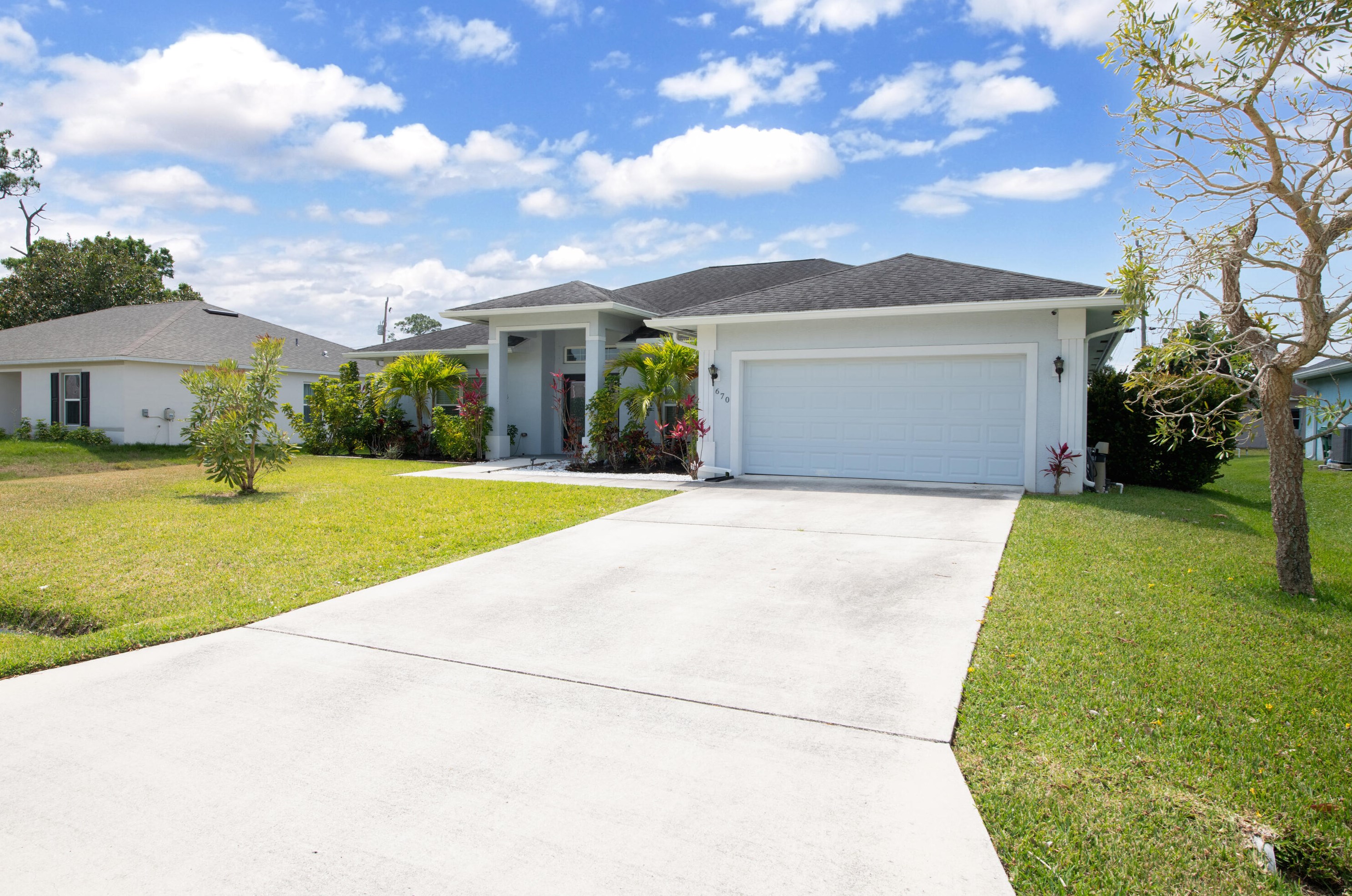 670 Gailbreath Ave, Fort Pierce FL 34953-7605 exterior