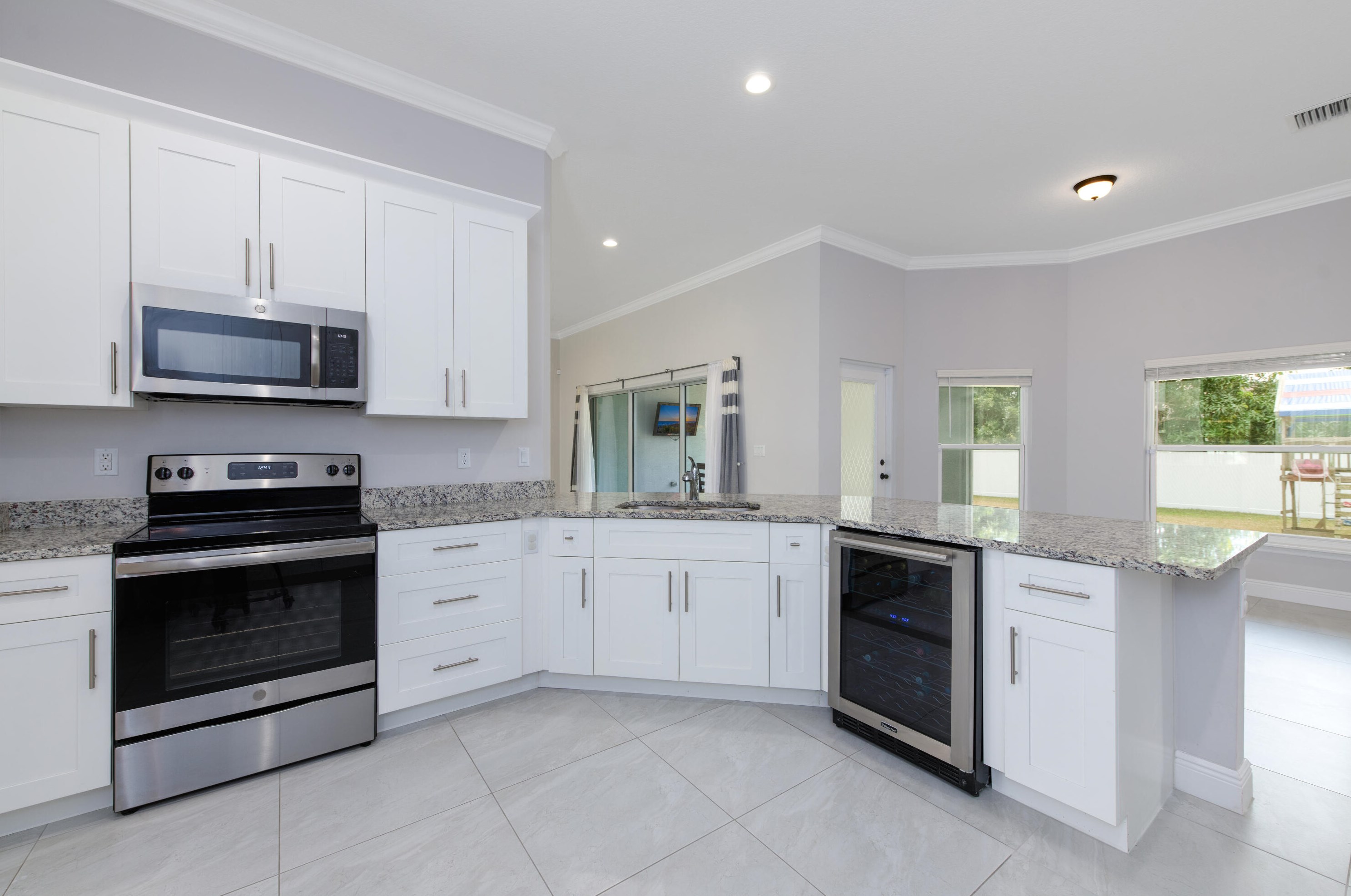 670 Gailbreath Ave, Fort Pierce FL 34953-7605 exterior