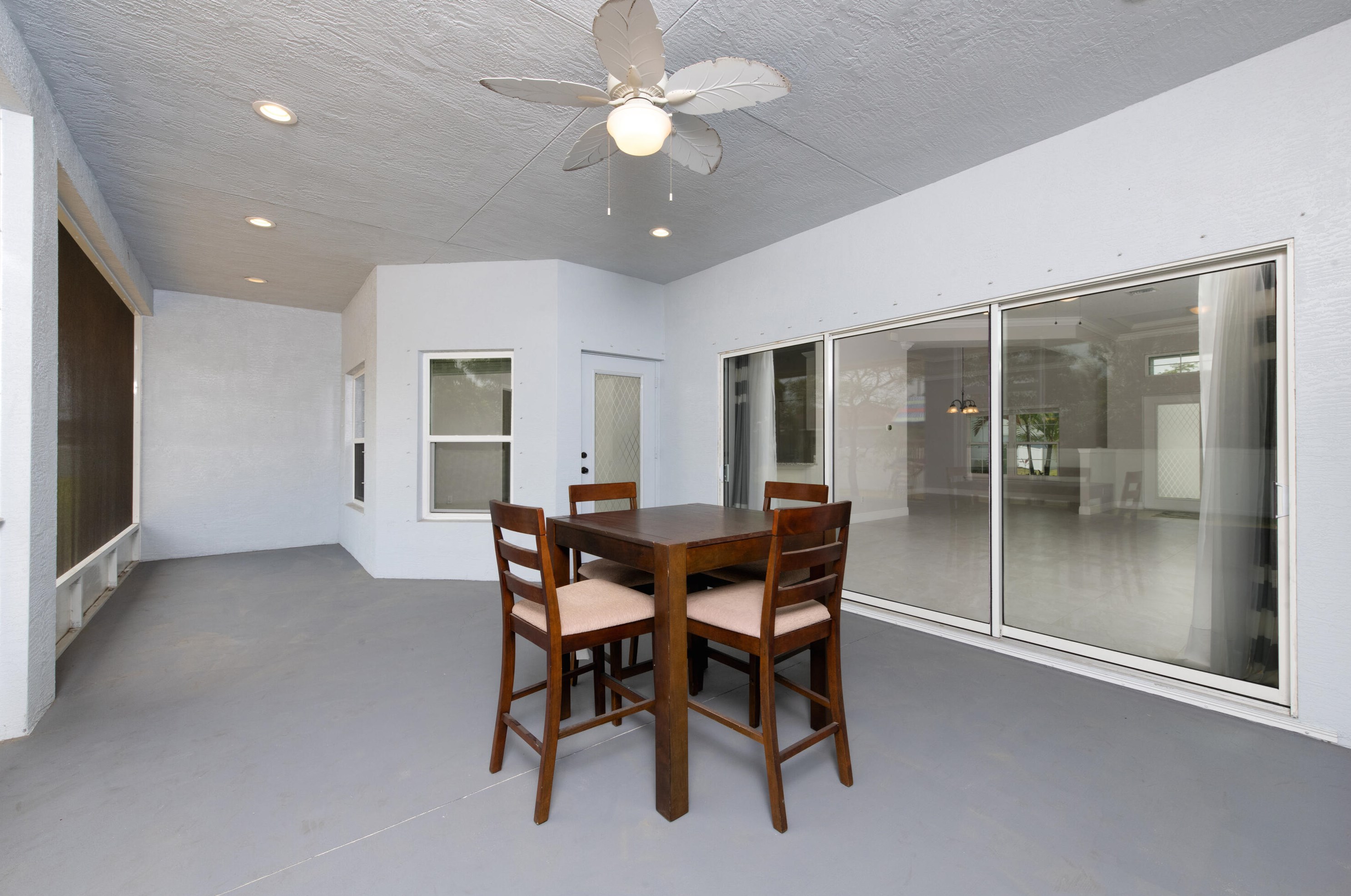 670 Gailbreath Ave, Fort Pierce FL 34953-7605 exterior