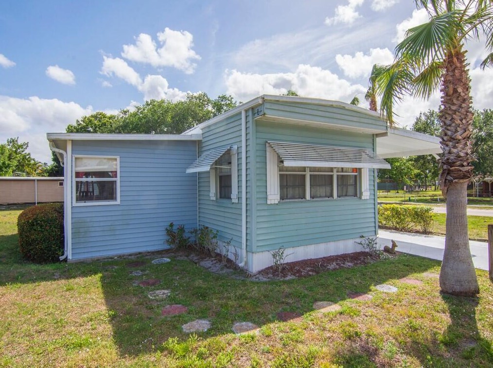 1 Silver Oak Ln, Fort Pierce, FL 34952