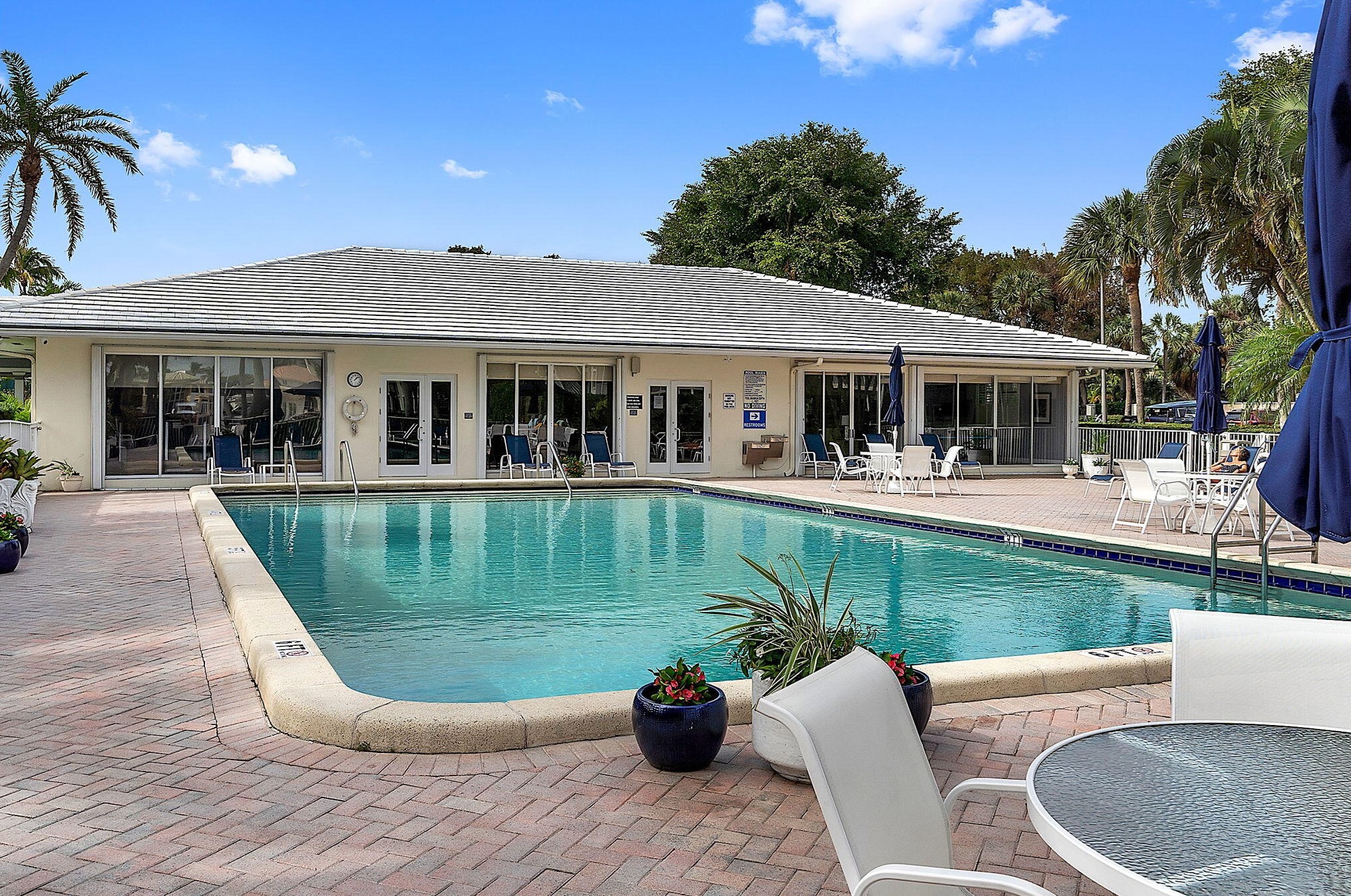 1 Harbourside Dr, Delray Beach FL  33483-5126 exterior