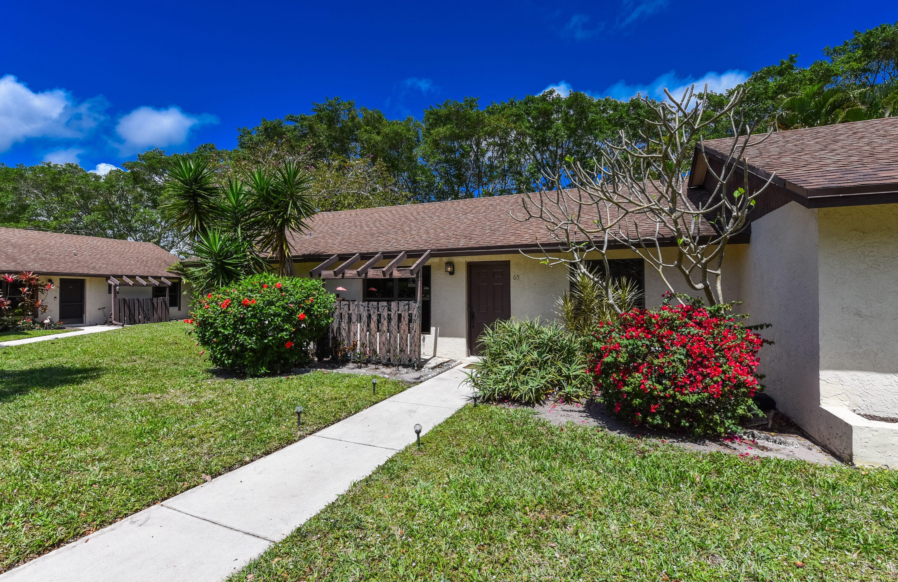 65 Via De Casas Norte, Boynton Beach FL  33426-8854 exterior