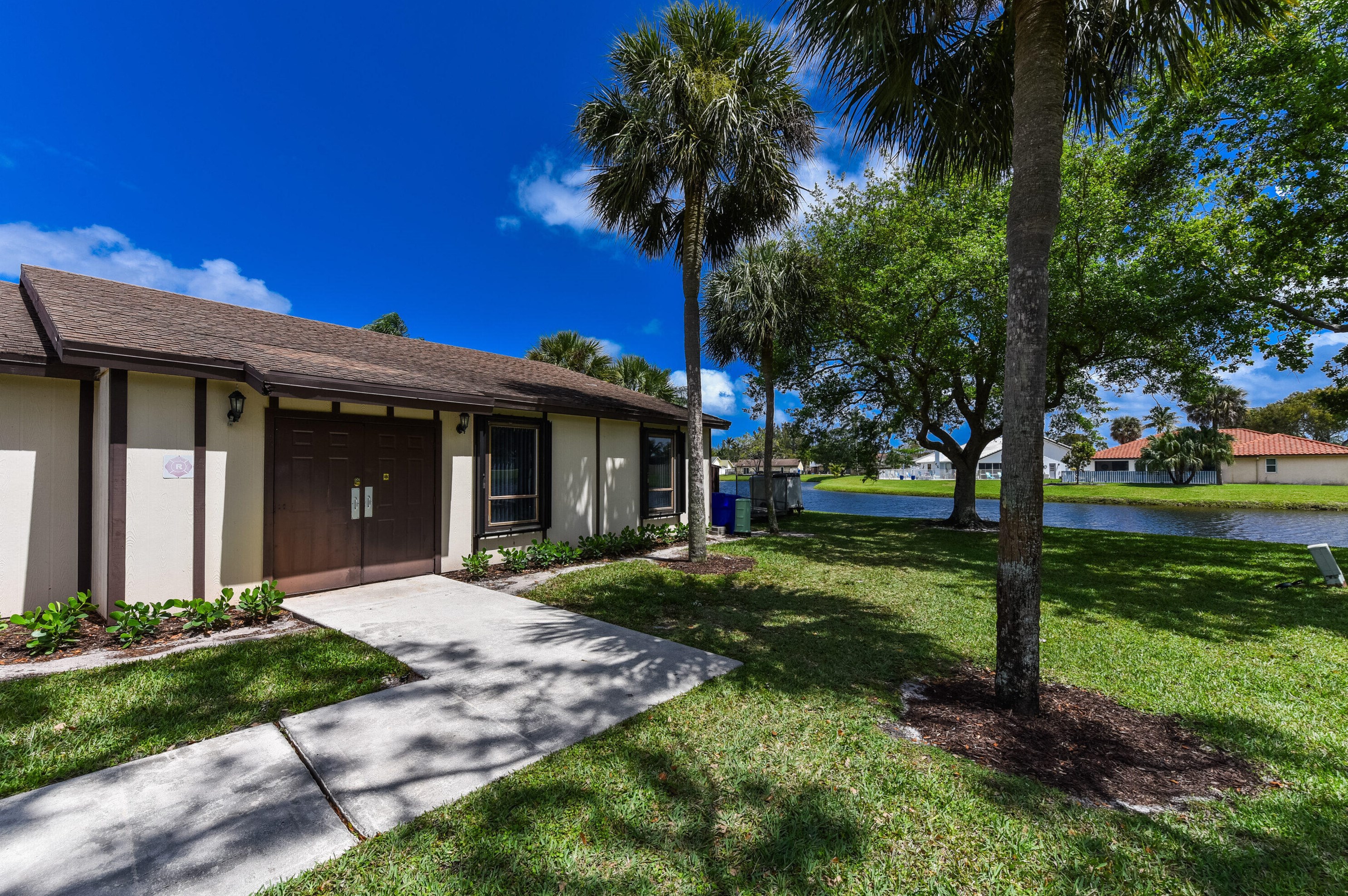 65 Via De Casas Norte, Boynton Beach FL  33426-8854 exterior