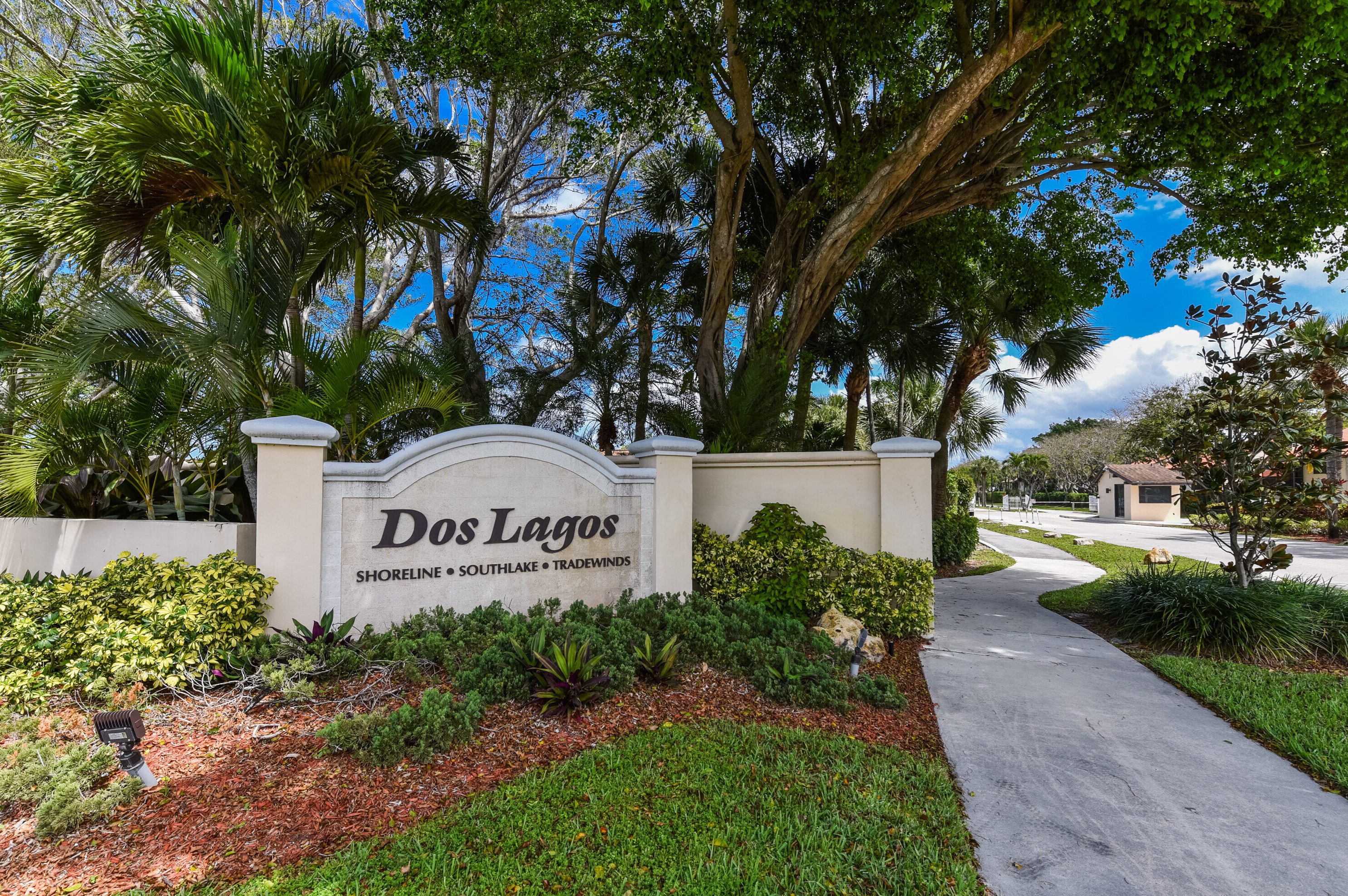 65 Via De Casas Norte, Boynton Beach FL  33426-8854 exterior
