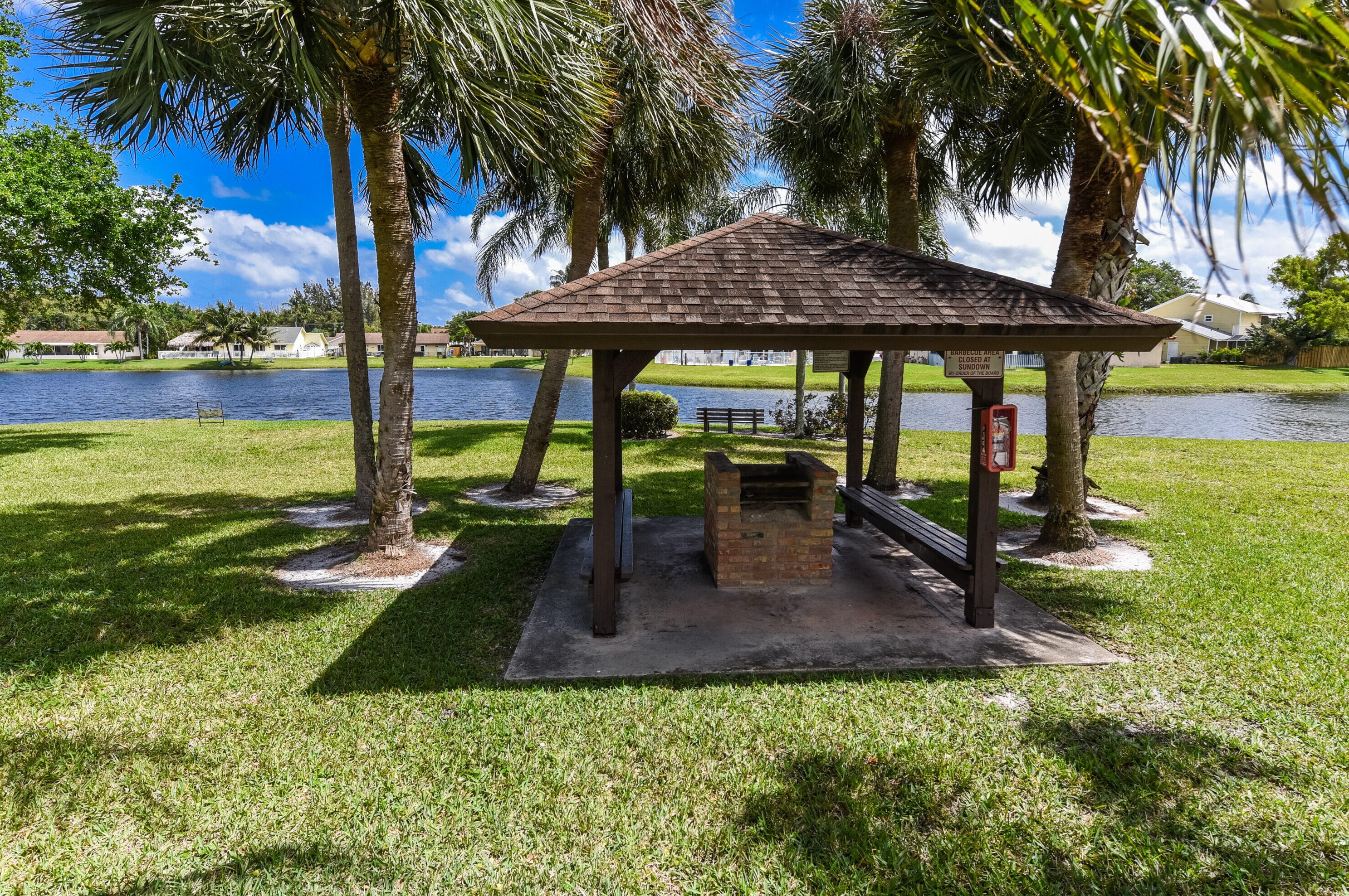 65 Via De Casas Norte, Boynton Beach FL  33426-8854 exterior