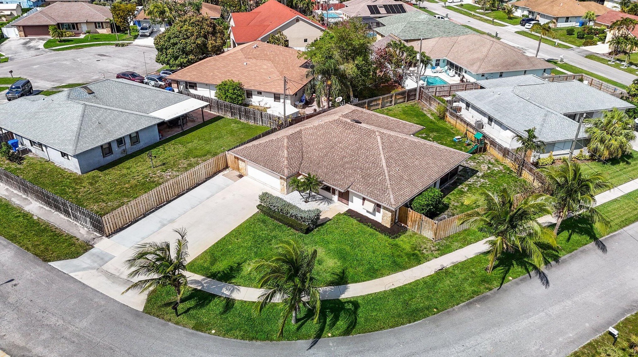 1048 Wynndale Way, Lake Worth, FL 33462-4136