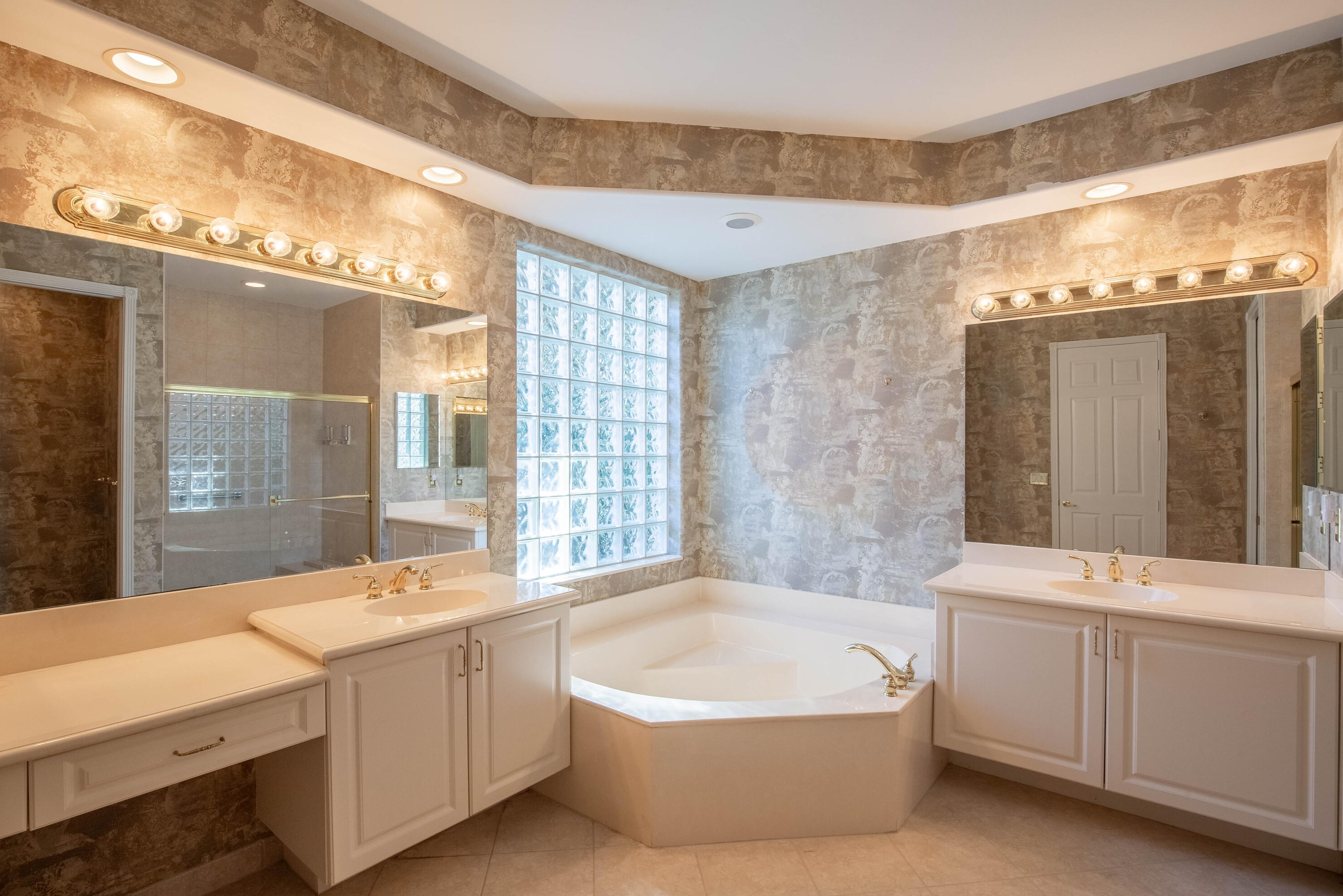 7327 Lahana Cir, Boynton Beach FL 33437-7171 exterior