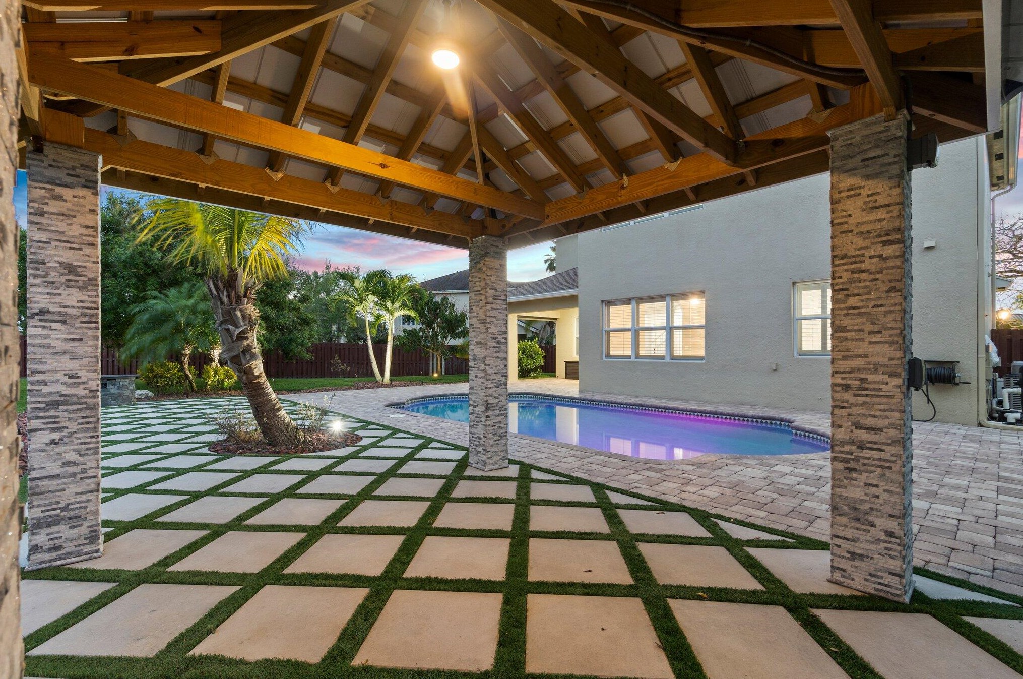 9931 Verona Cir, Vero Beach FL  32966-3125 exterior