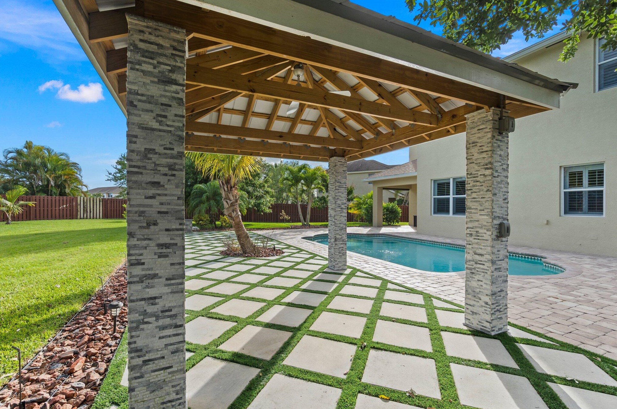 9931 Verona Cir, Vero Beach FL  32966-3125 exterior