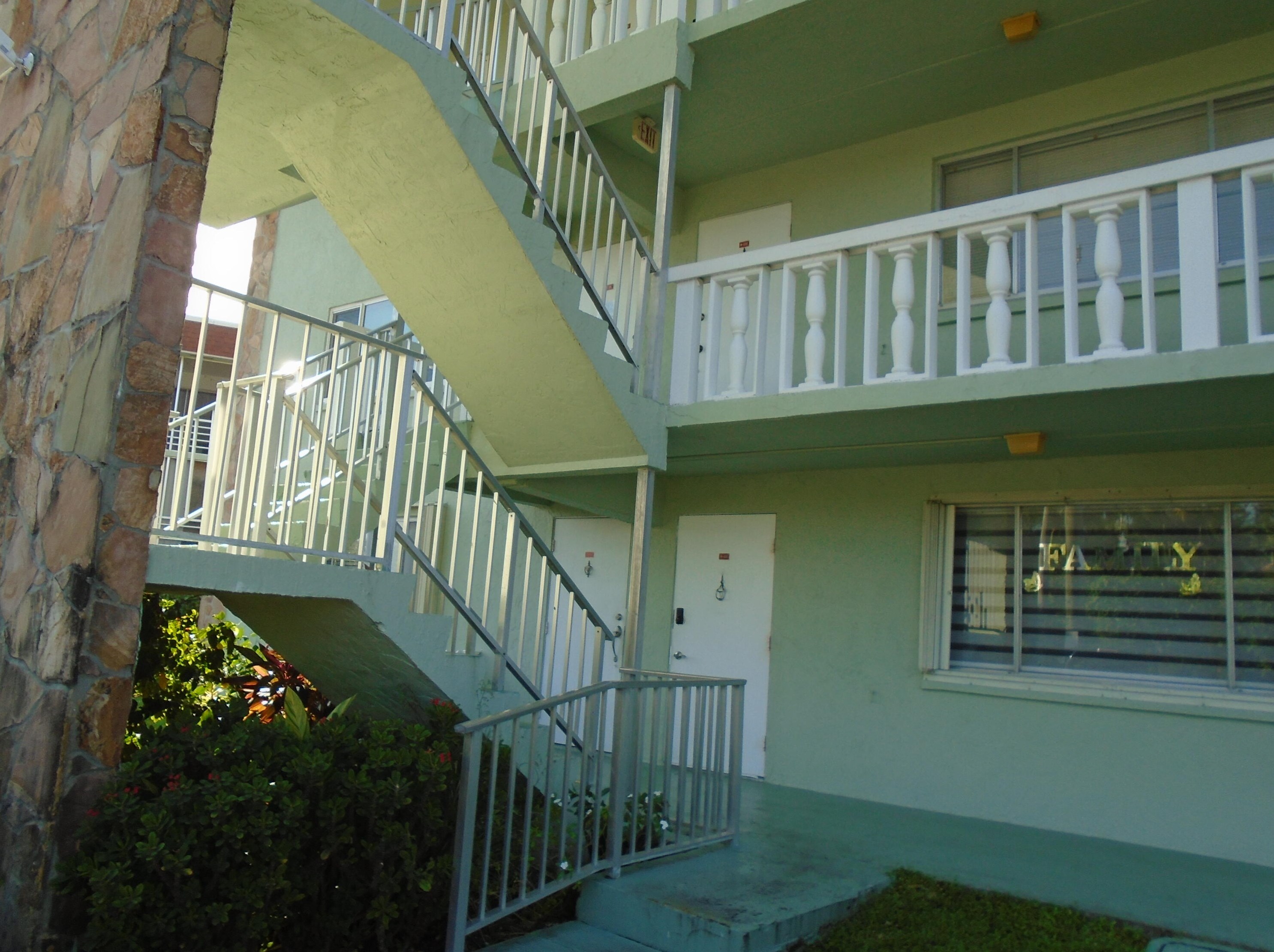 3300 Springdale Blvd, Lake Worth, FL 33461-6392