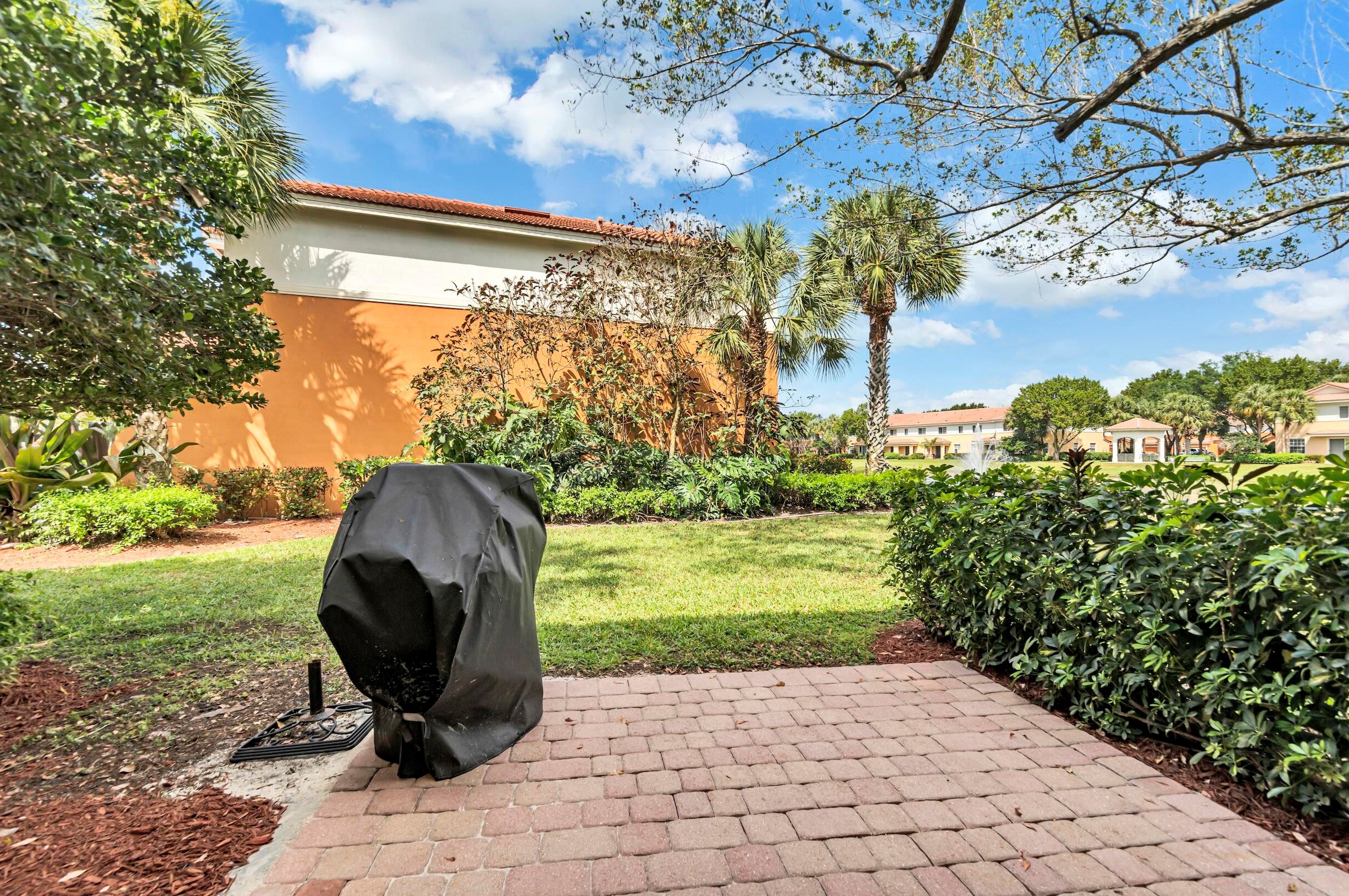 7336 Briella Dr, Boynton Beach FL 33437-3767 exterior