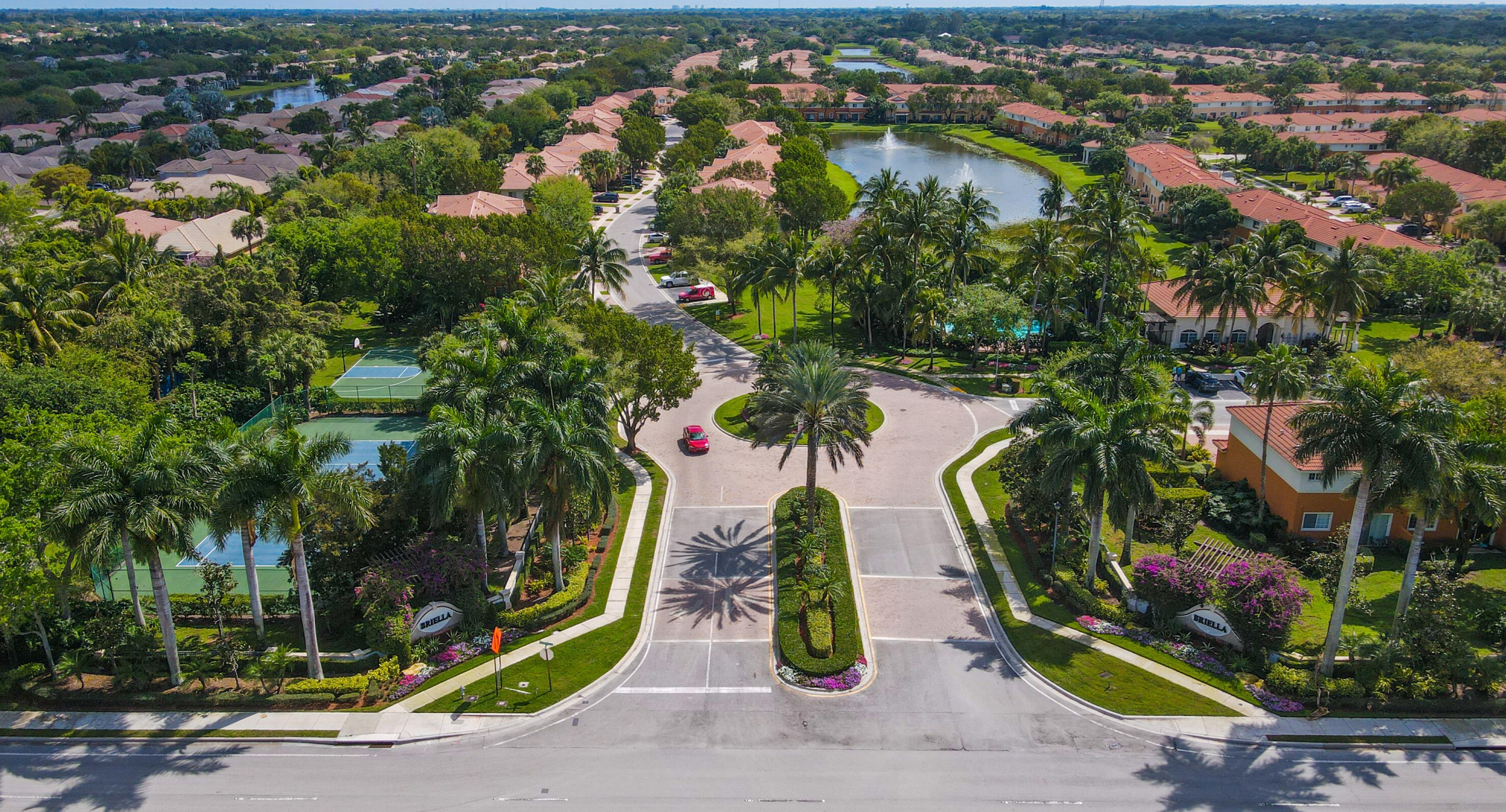 7336 Briella Dr, Boynton Beach FL 33437-3767 exterior