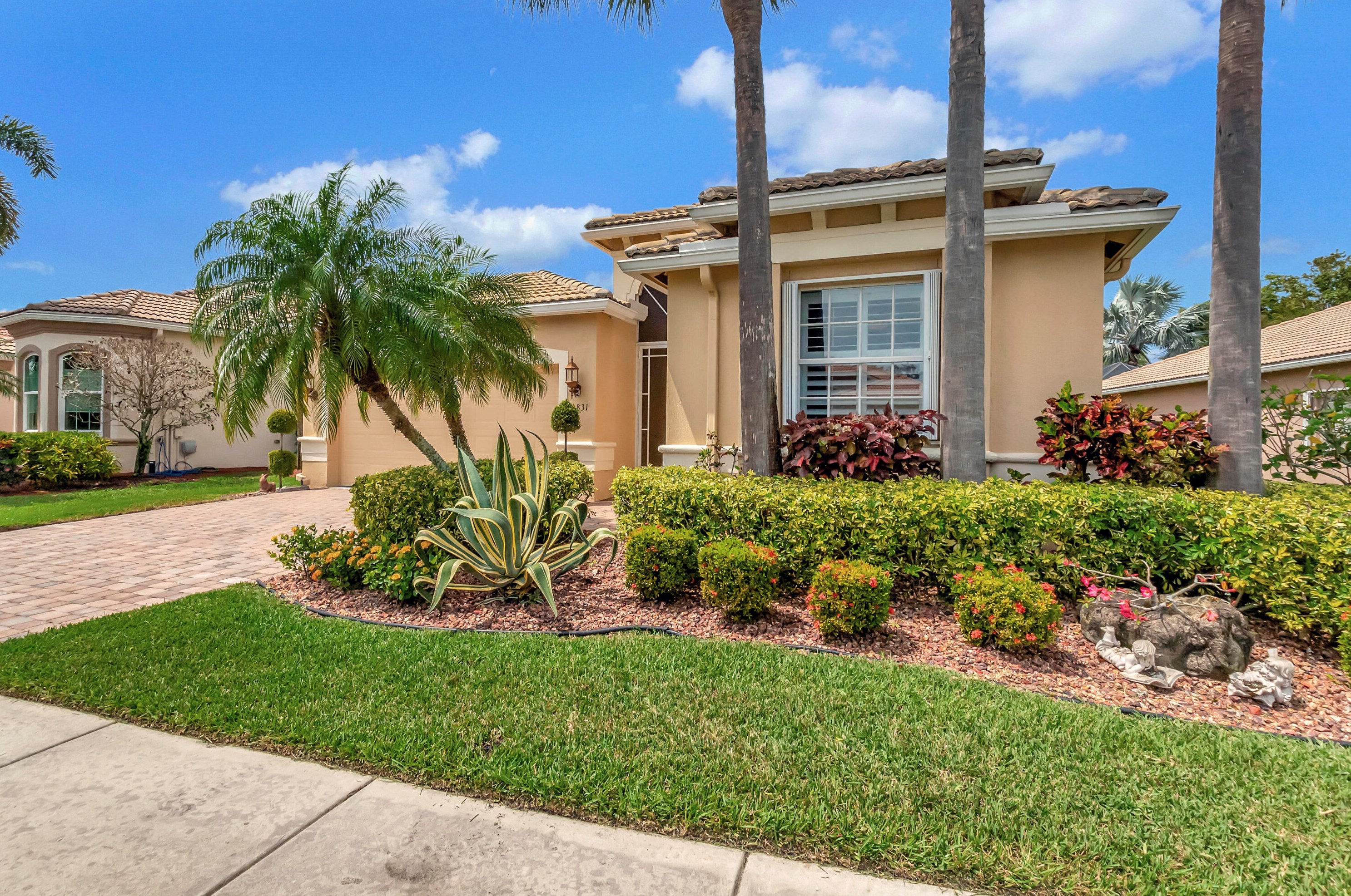 6831 Pisano Dr, Lake Worth, FL 33467-5927