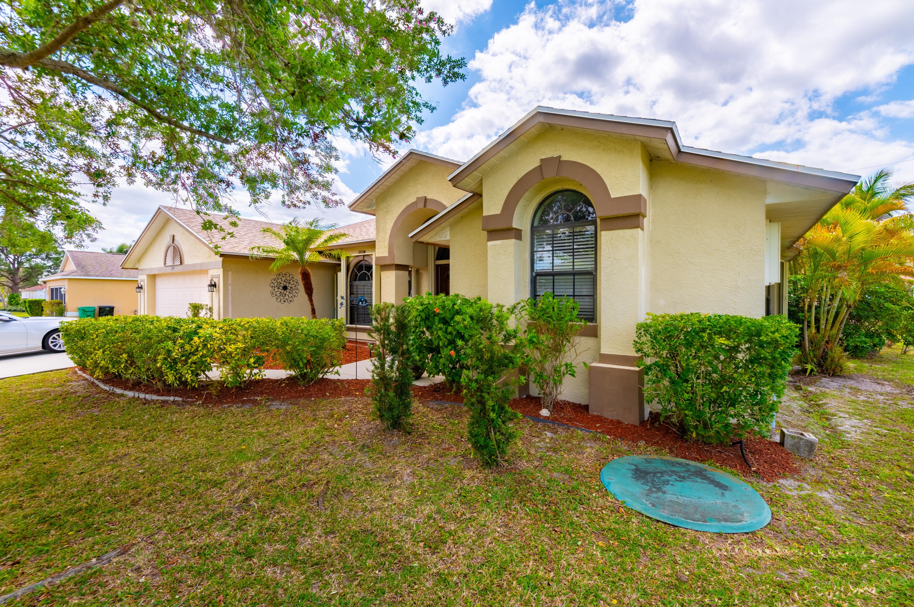 1184 Dorchester St, Fort Pierce FL 34983-2809 exterior