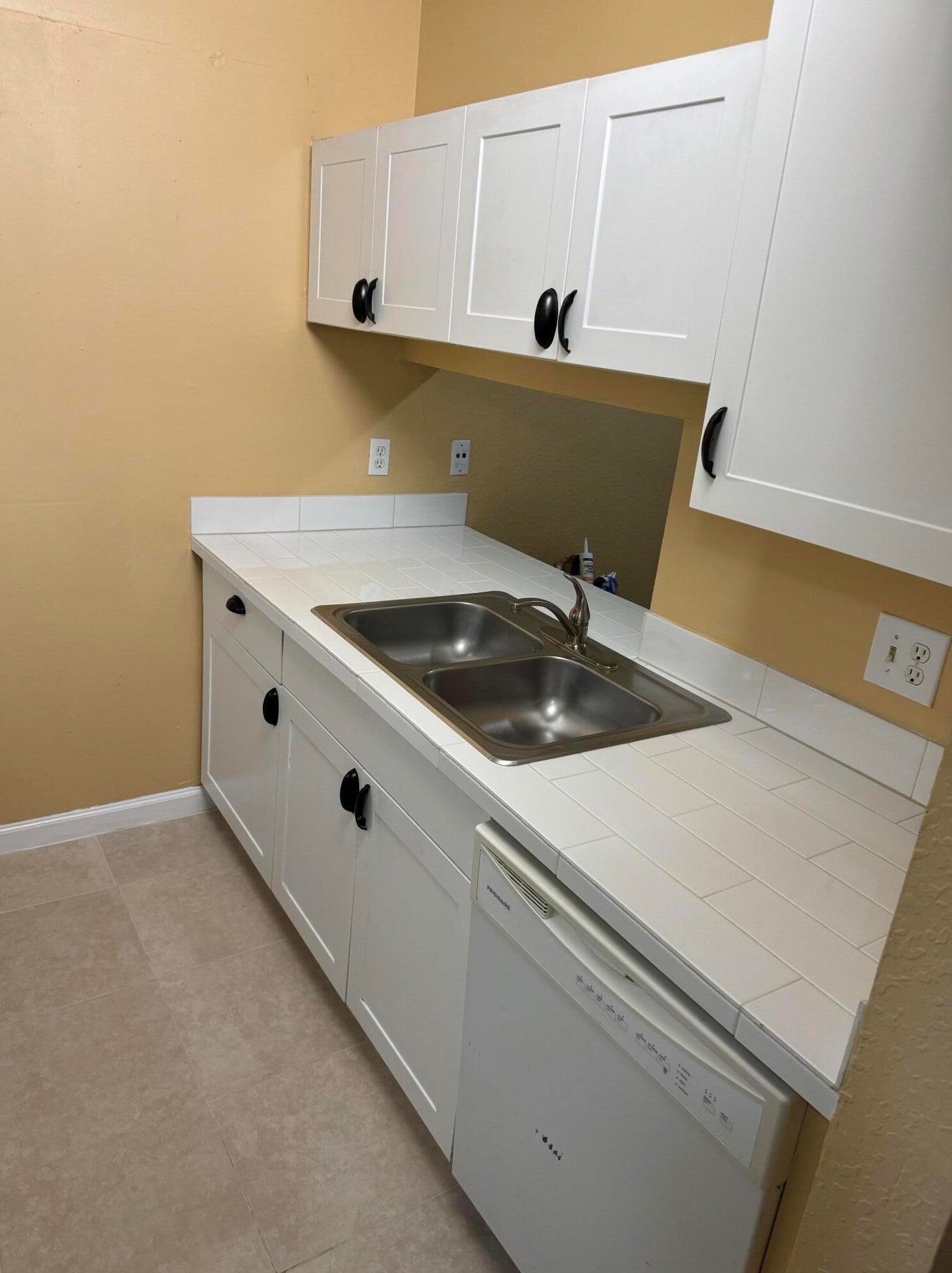 1838 Abbey Rd #207, West Palm Beach, FL 33415