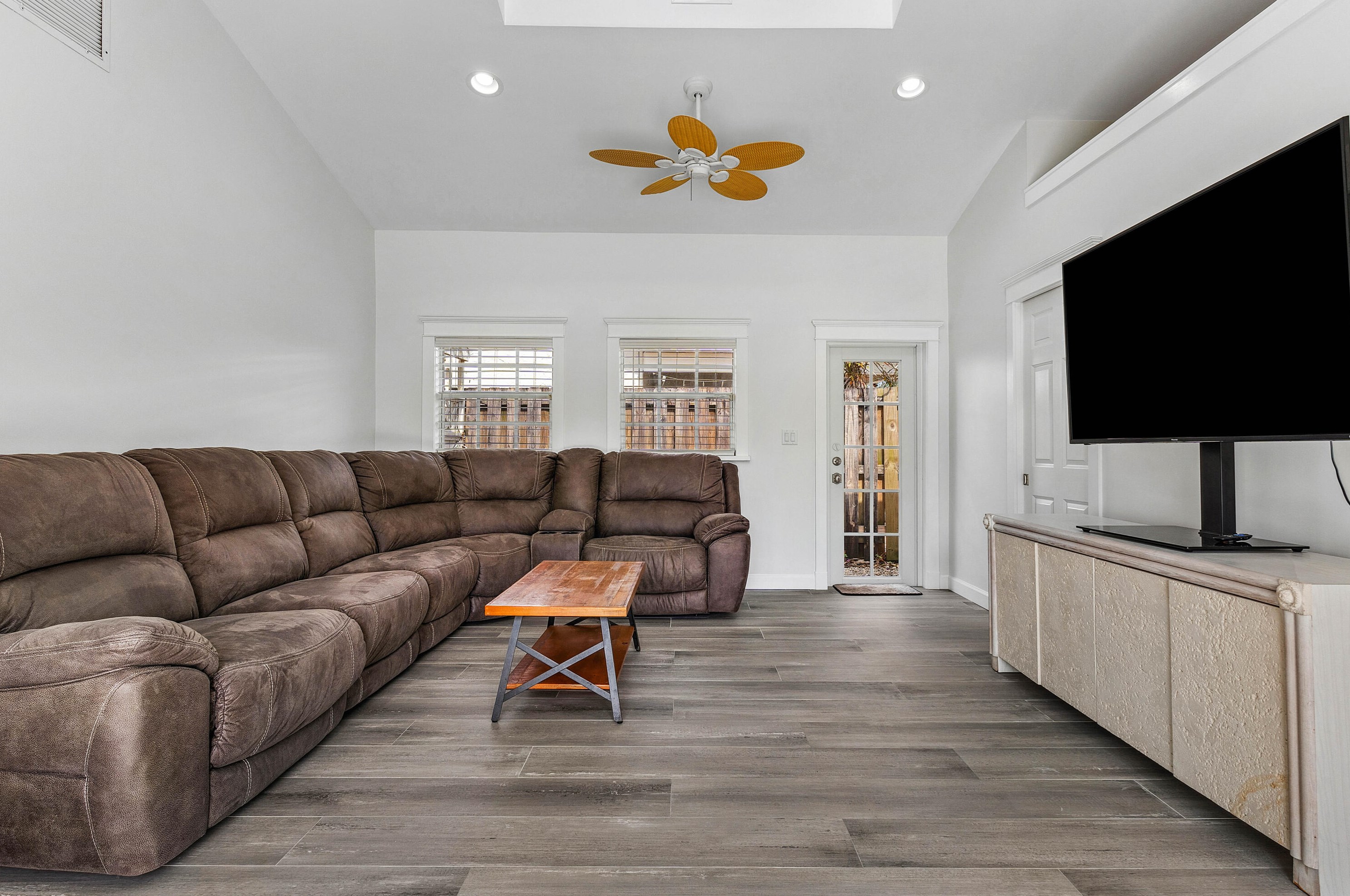 165 Lakeside Dr, Jupiter FL  33458-5517 exterior
