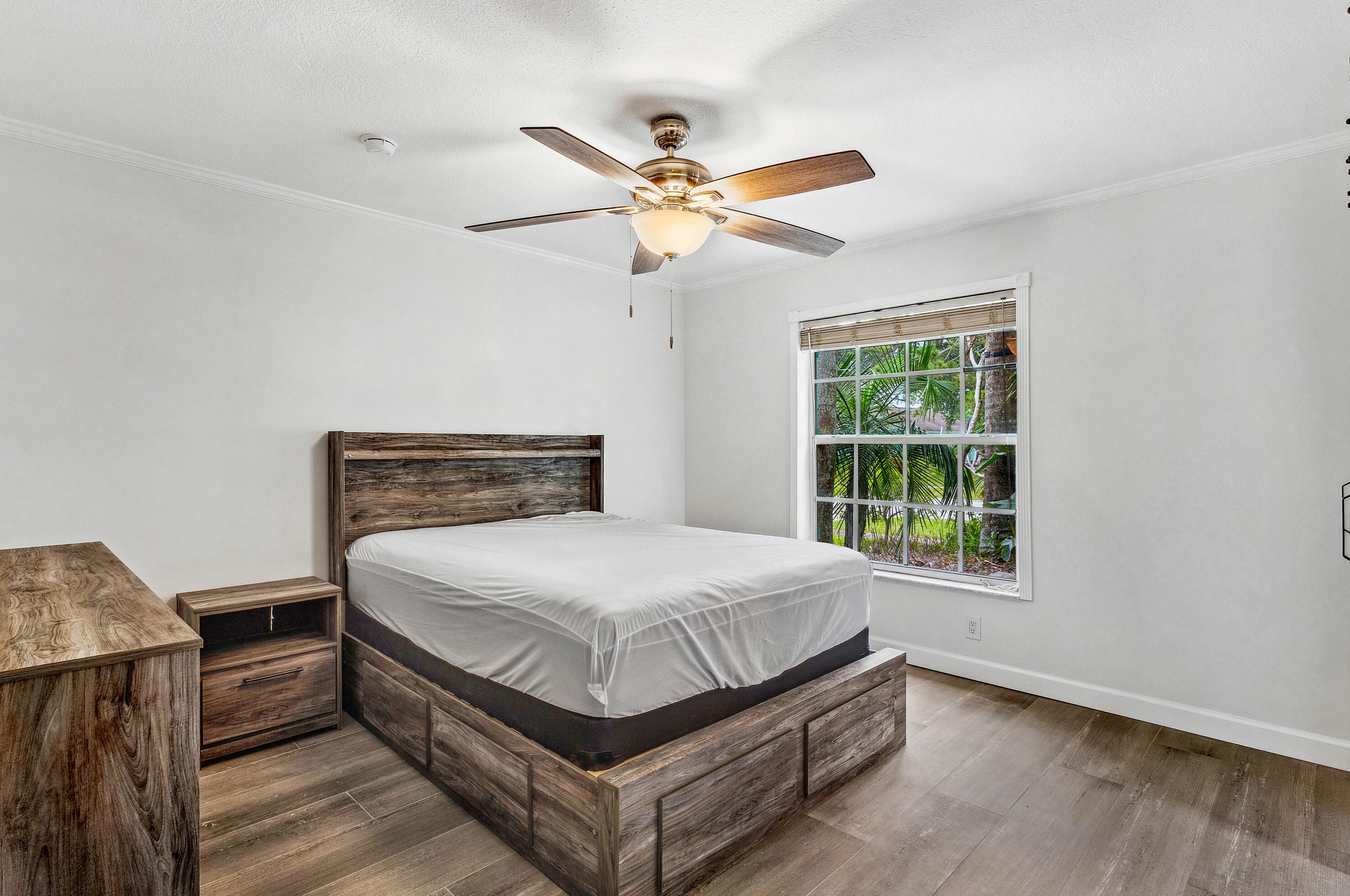 165 Lakeside Dr, Jupiter FL  33458-5517 exterior