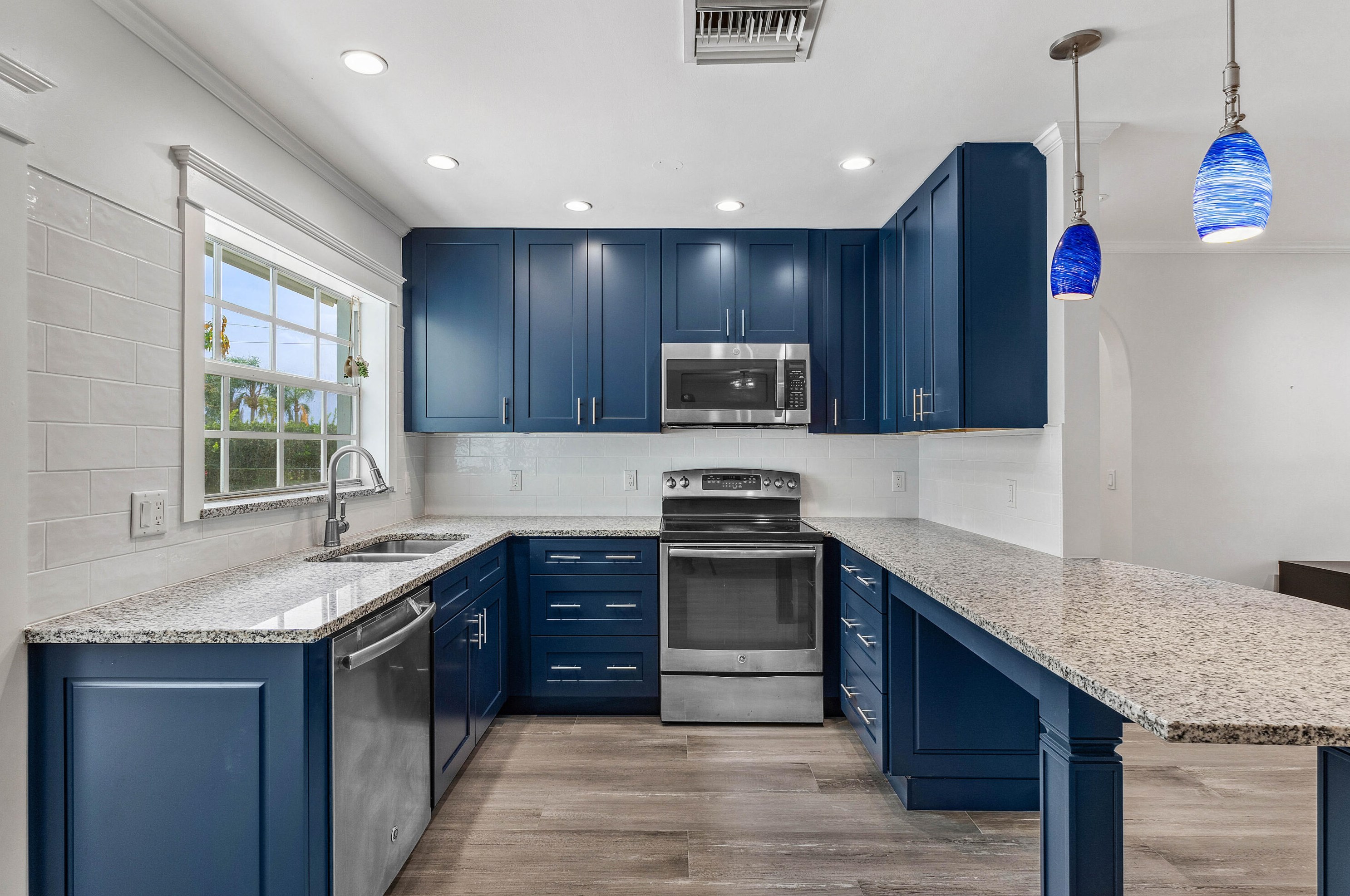 165 Lakeside Dr, Jupiter FL  33458-5517 exterior